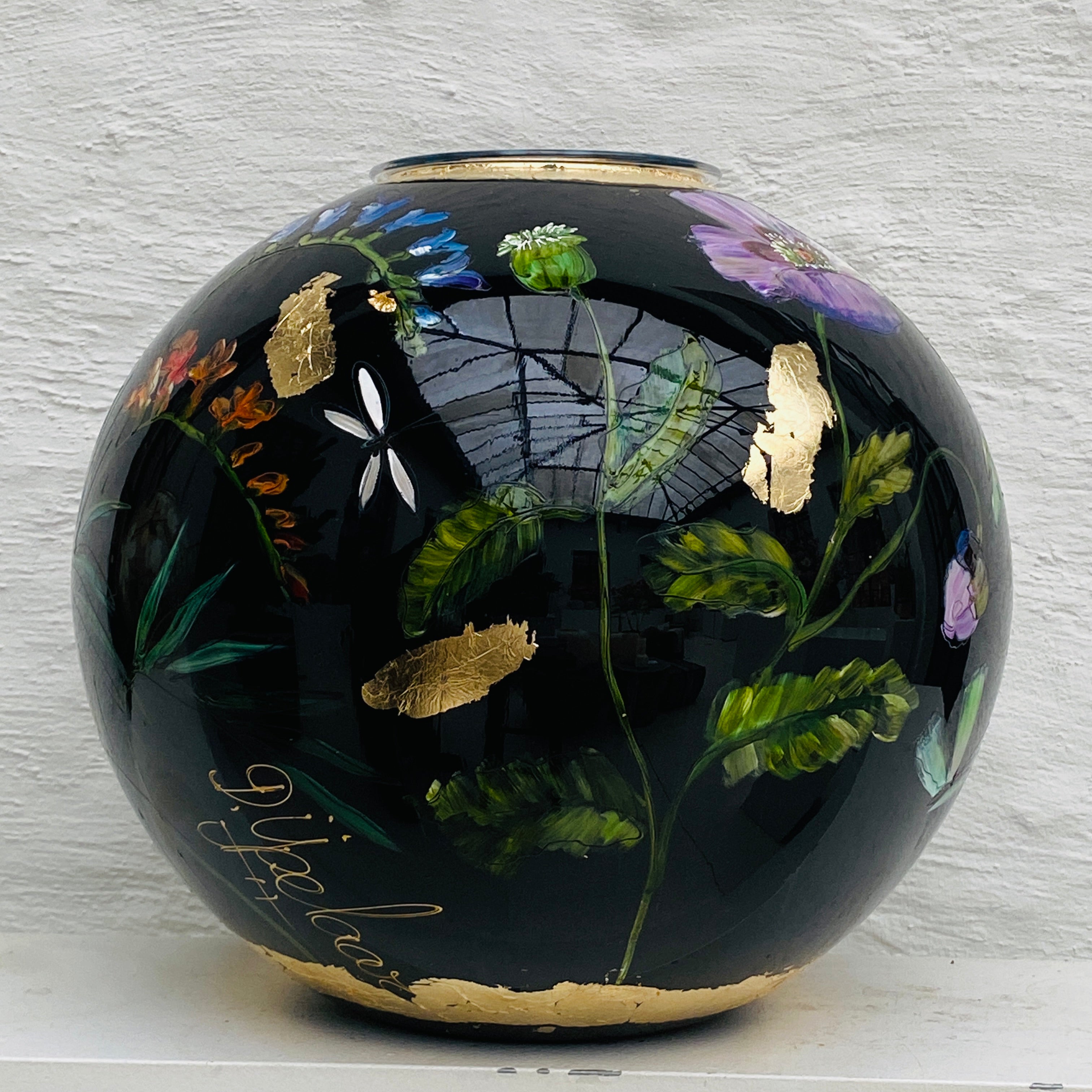 Doortje IJpelaar handgeschilderde glazen vaas LIMITED EDITION "Black Summer '25" DE BORGHT EXCLUSIVE