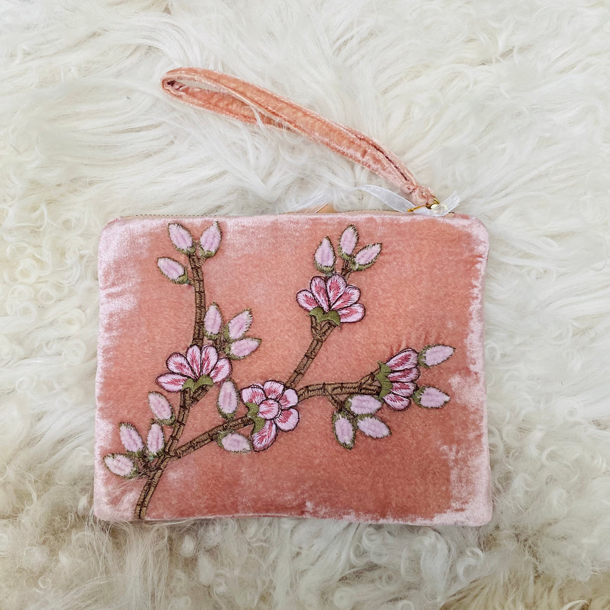 Anke Drechsel handgeborduurde Zip Pochette - Tuileries pink quartz