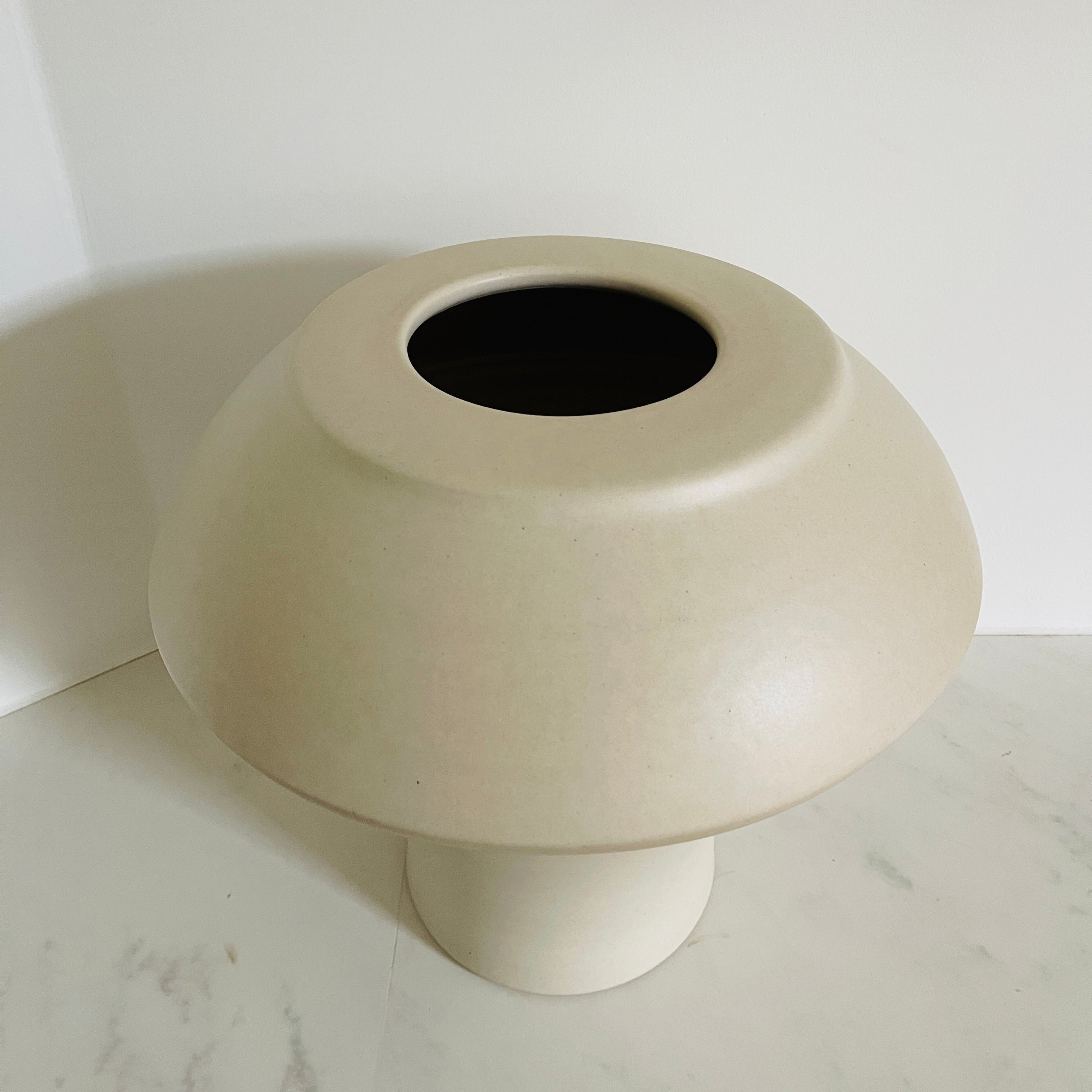 Mobach Ceramics vase KM176 - Ecru