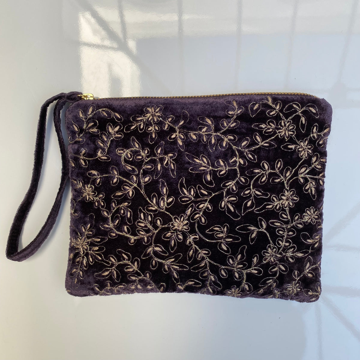 Anke Drechsel handgeborduurde Zip Pochette - Kinnie purple