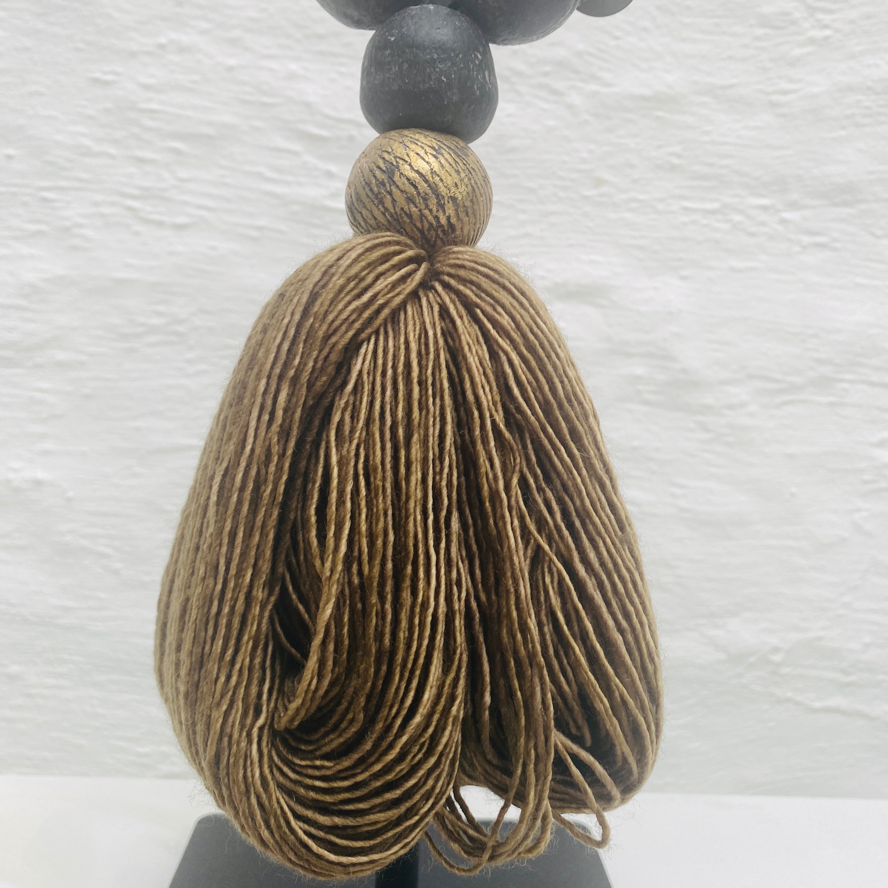 Studio Julia Atlas - recycles glass Ghana, bronze, Merino Wool Tassel