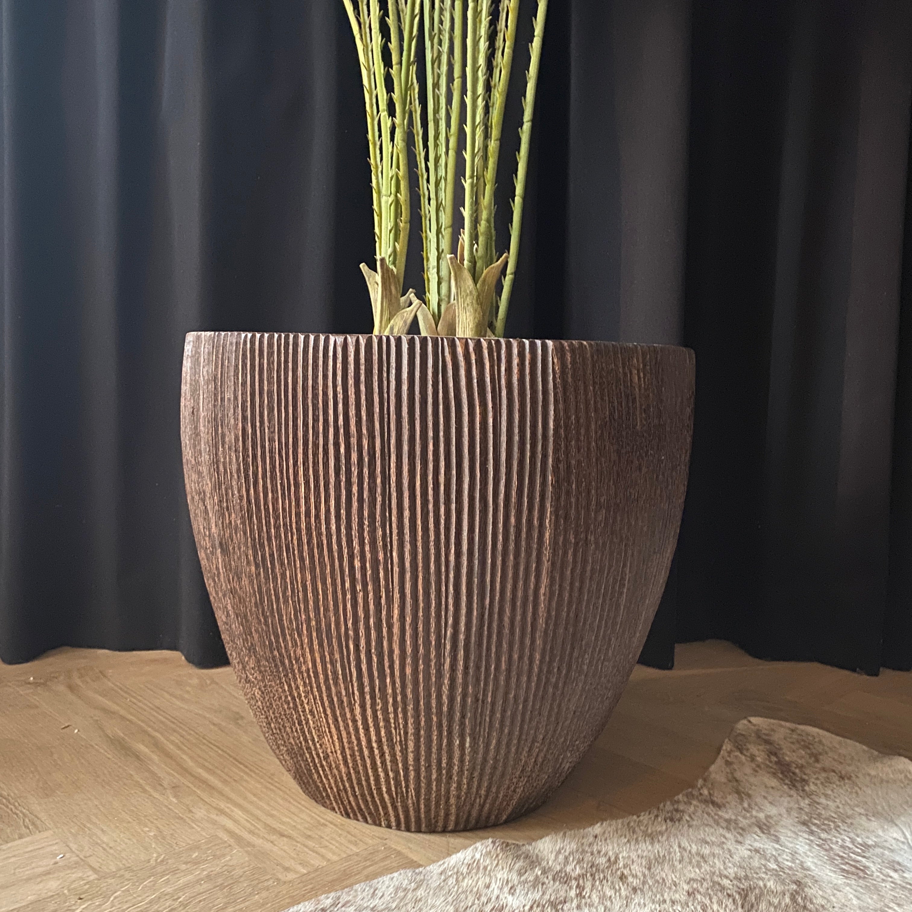 Warehouse Breit palm tree pot brown Carving