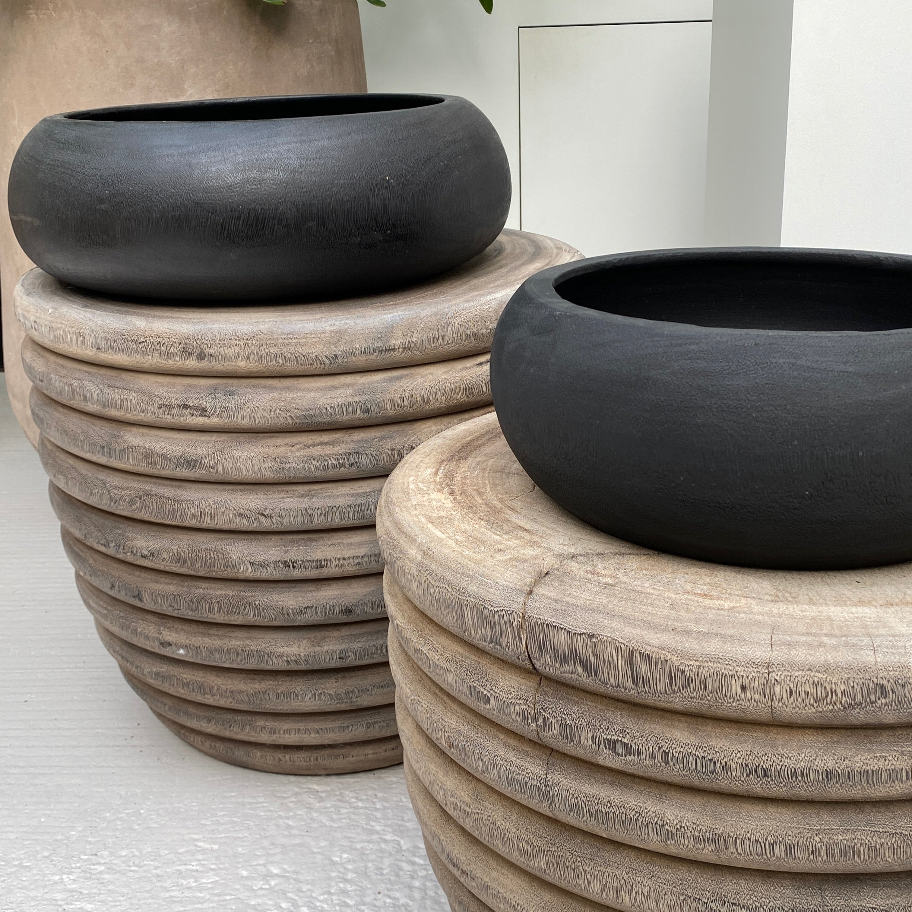 Warehouse Wide black bowl with convex rim