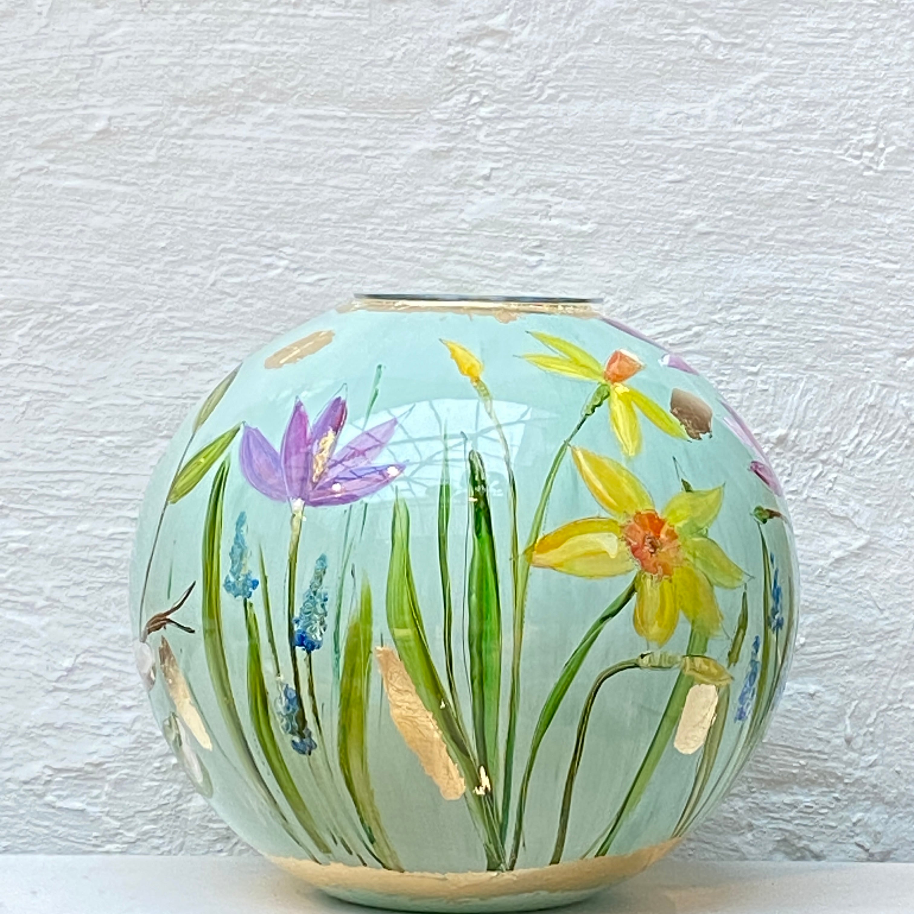 Doortje IJpelaar handgeschilderde glazen vaas LIMITED EDITION "Pistache Spring" DE BORGHT EXCLUSIVE