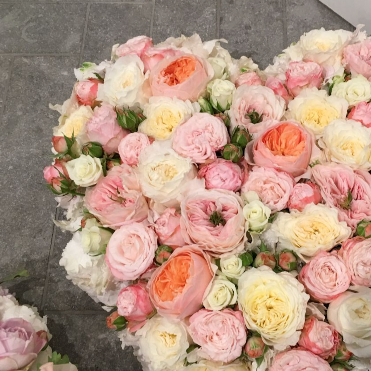 Funeral Spray Heart of Roses – All Saints' Day