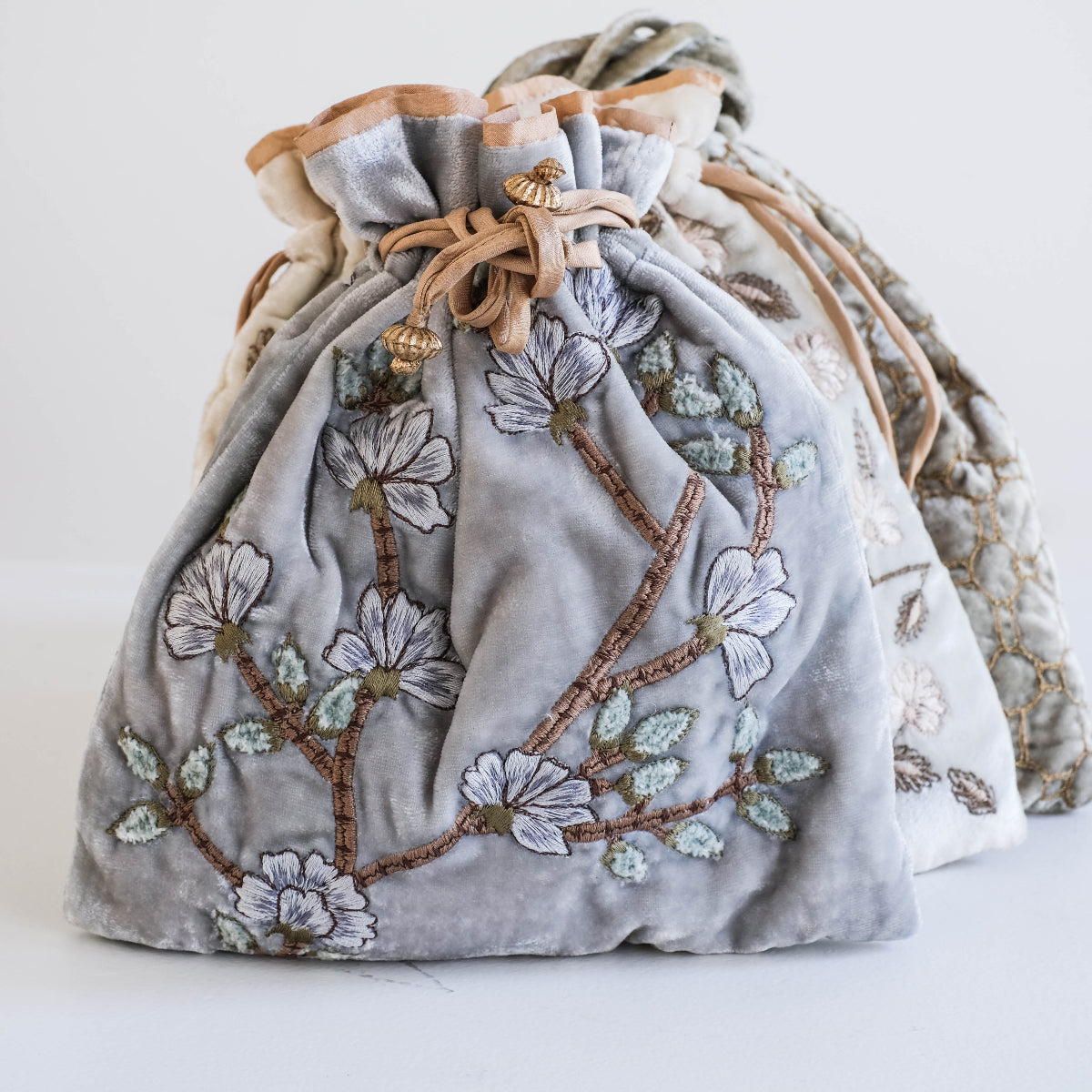 Anke Drechsel handgeborduurde pochette