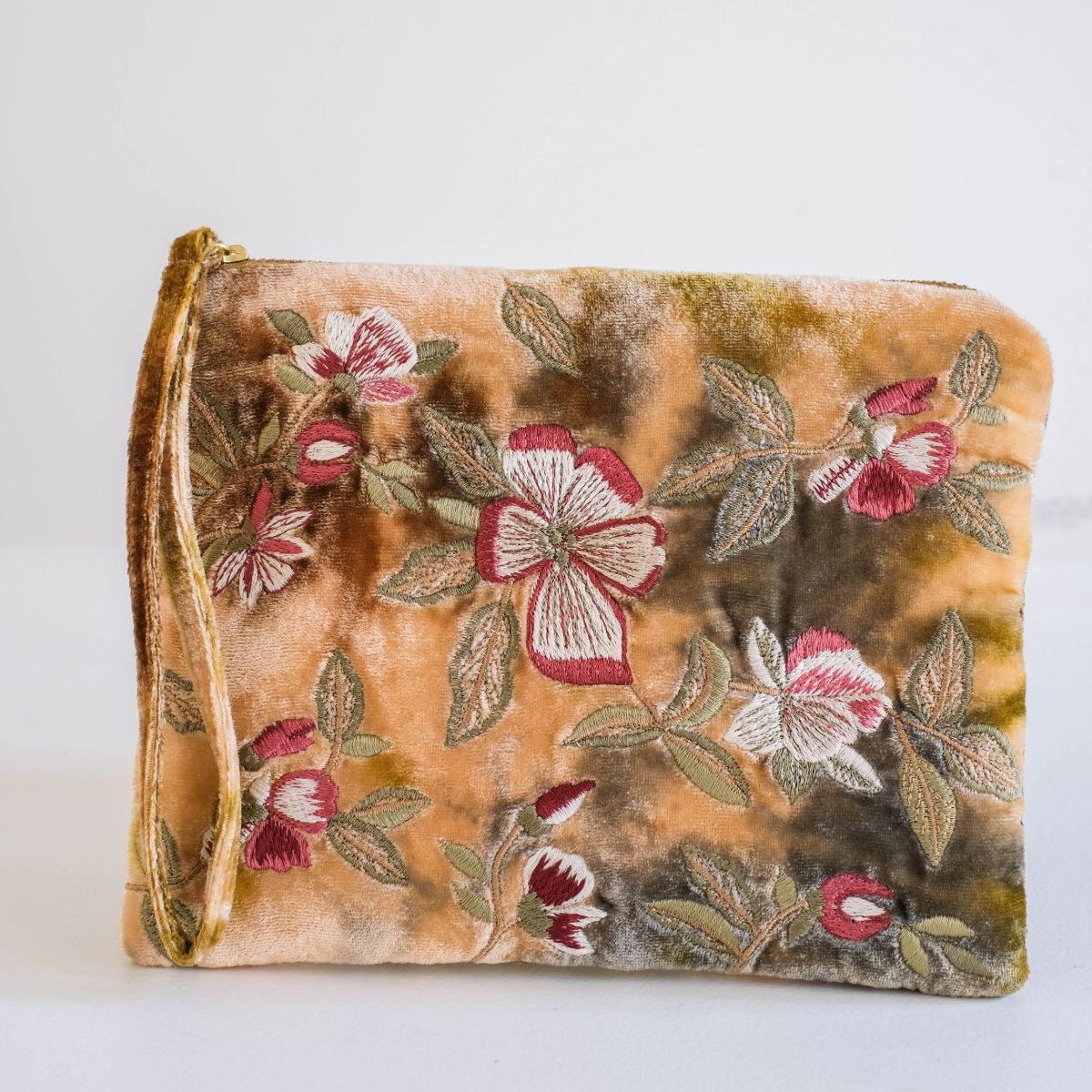 Anke Drechsel handgeborduurde Zip Pochette
