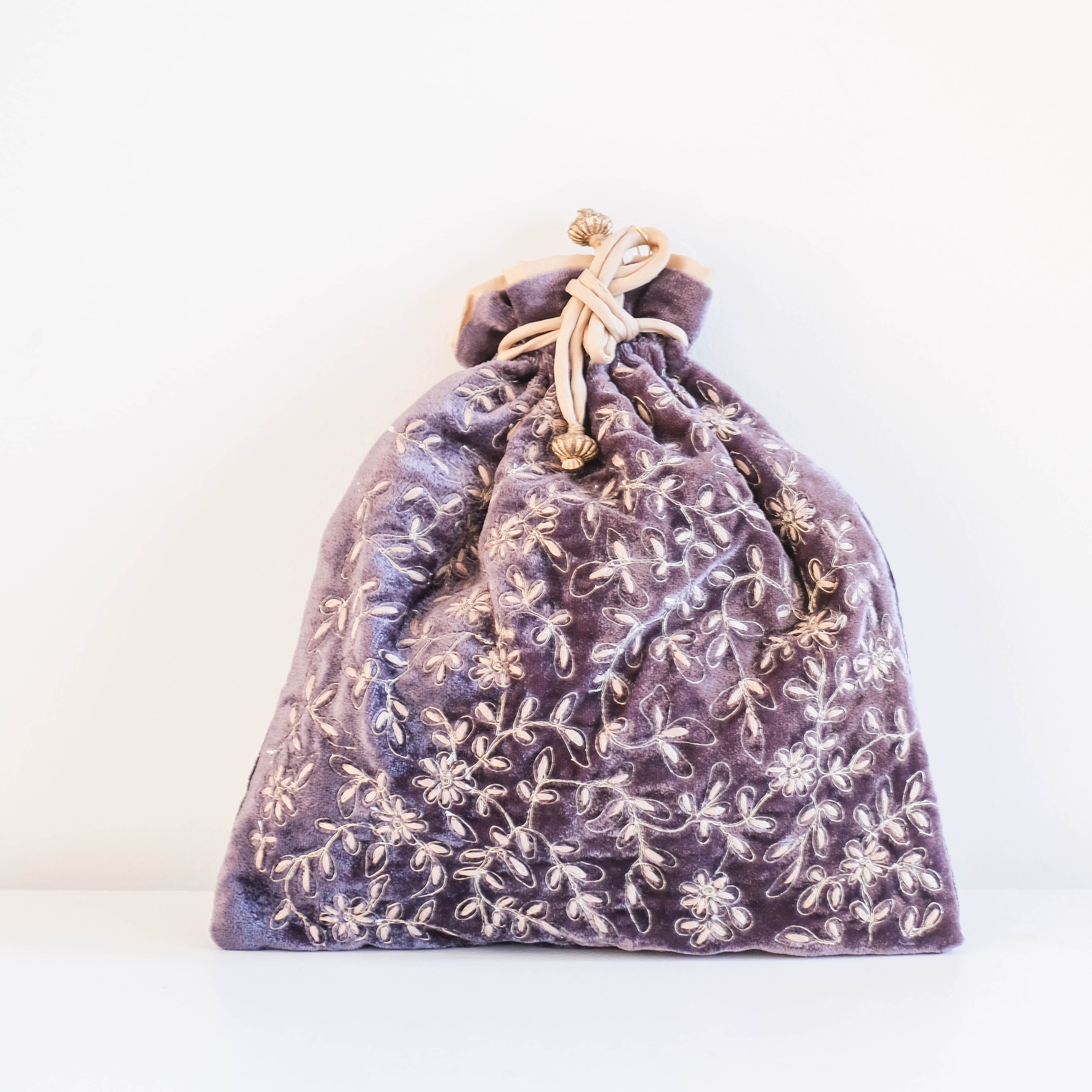 Anke Drechsel handgeborduurde pochette
