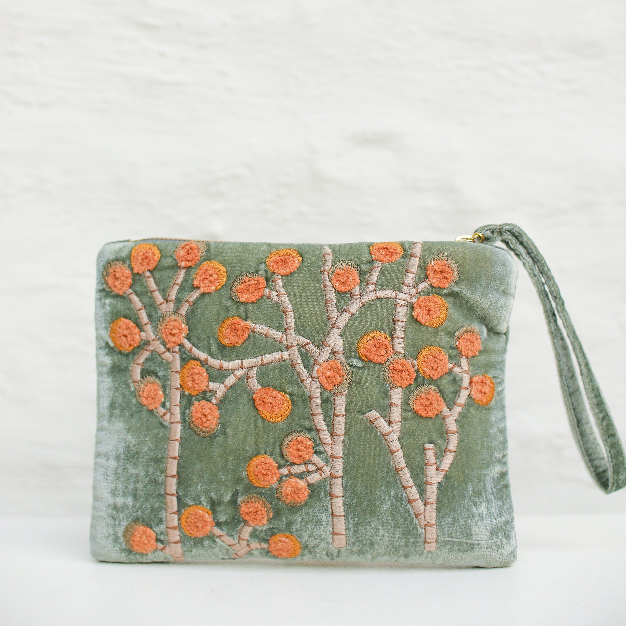 Anke Drechsel handgeborduurde Zip Pochette