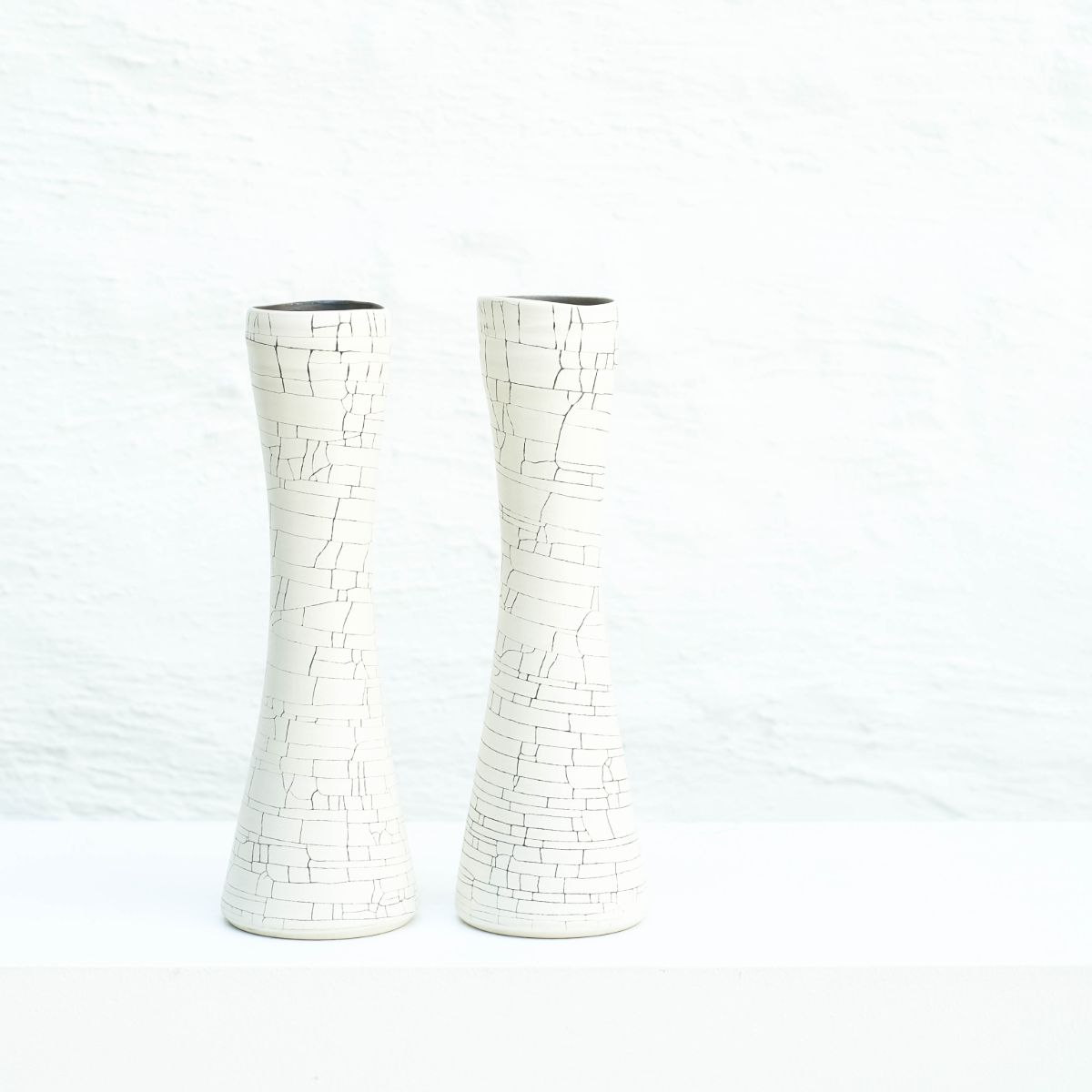 Rina Menardi keramiek Flute white craquelé