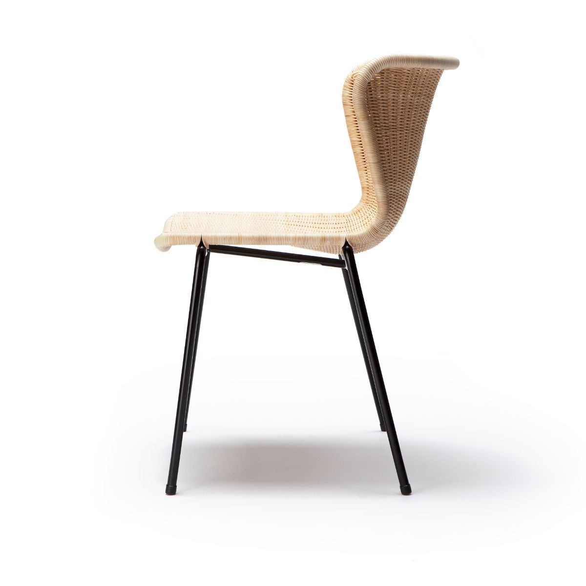 Feelgood designs chair C603 outdoor - by Yuzuru Yamakawa