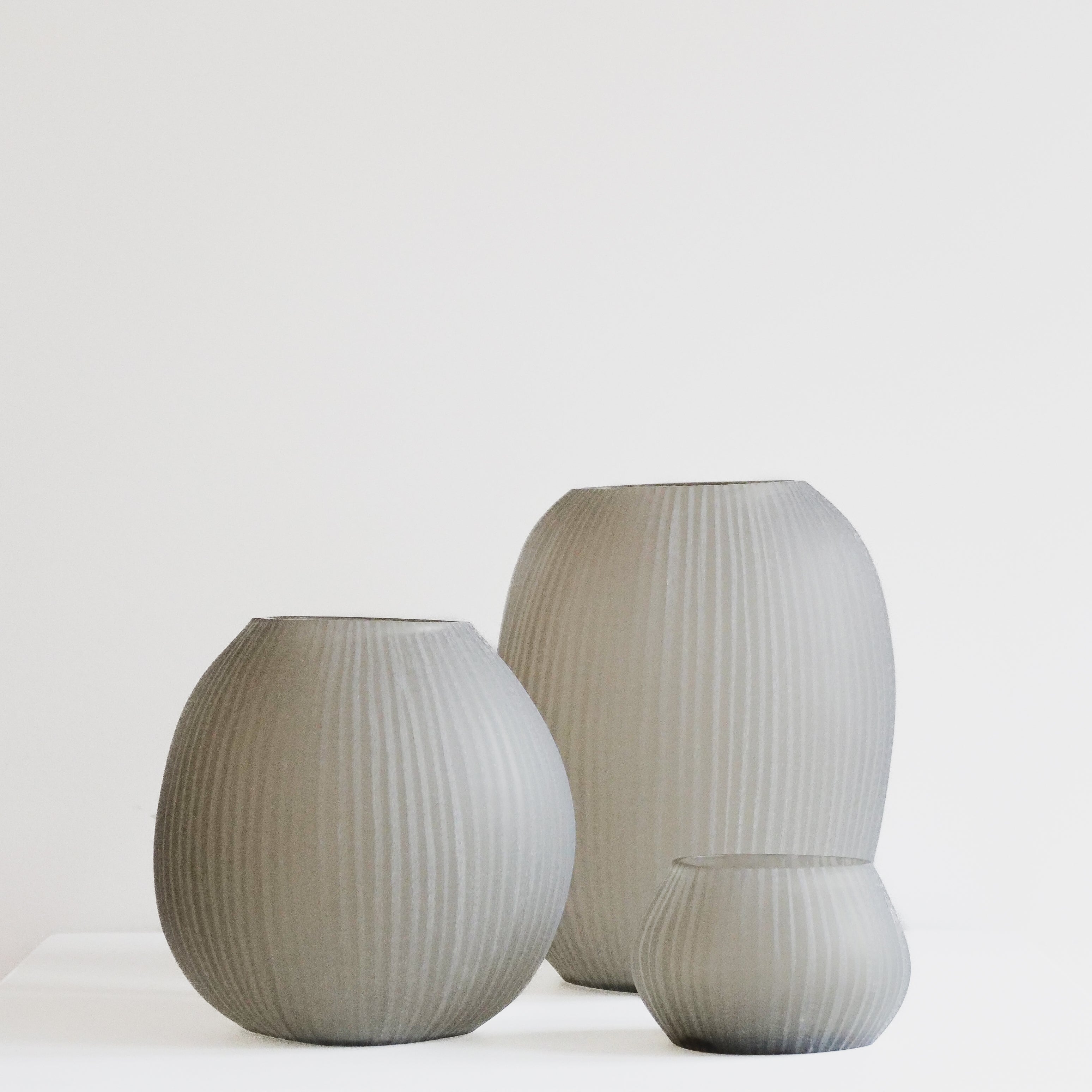GUAXS Vase Nagaa Smokegrey