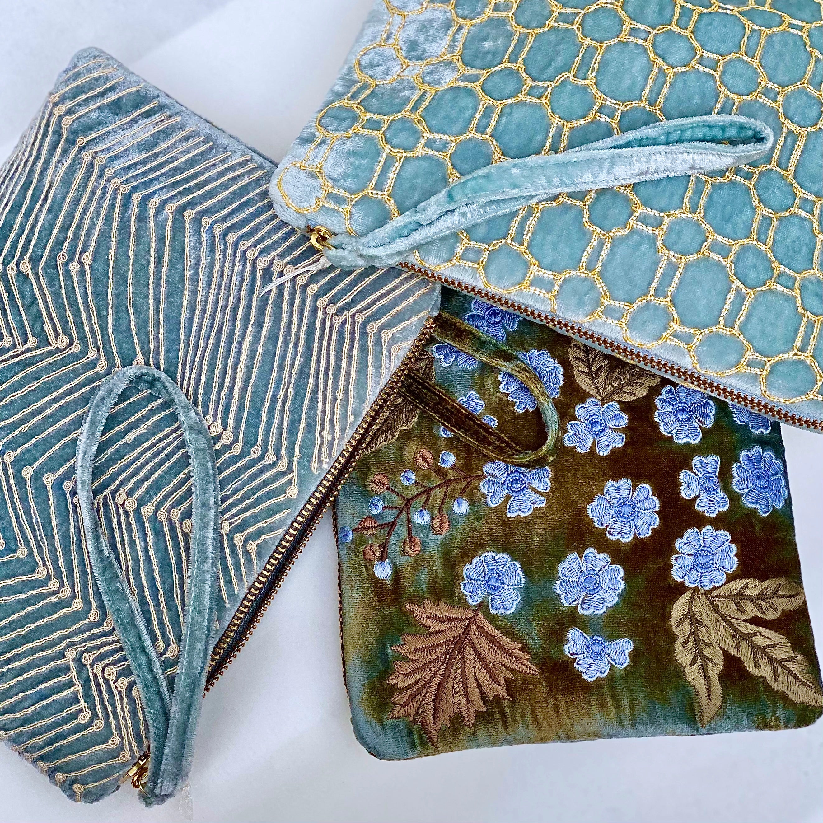 Anke Drechsel handgeborduurde Zip Pochette