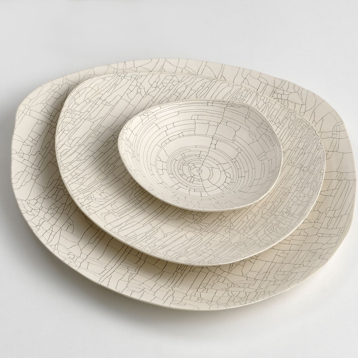 Rina Menardi ceramic bowl Triangolo centerpiece crackle