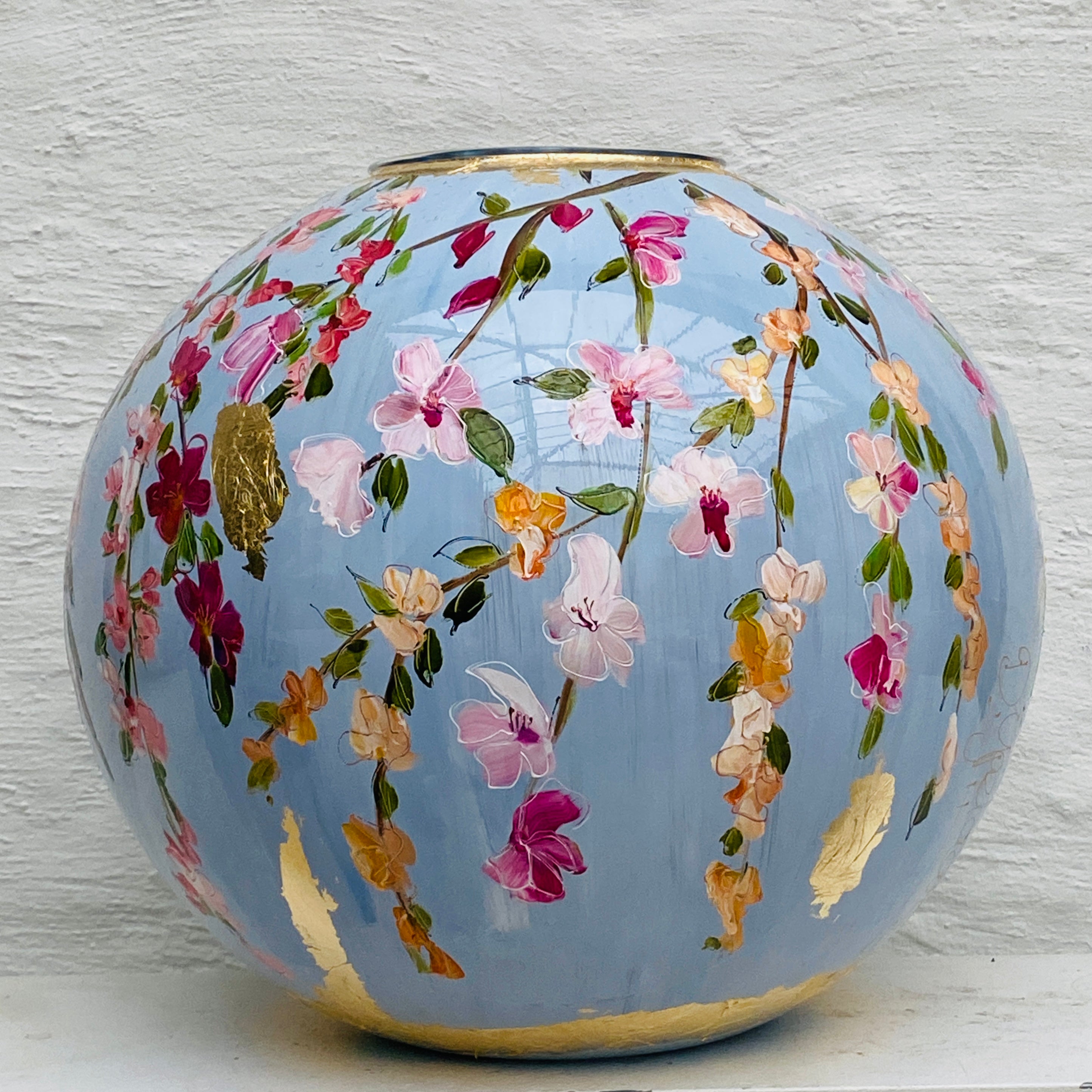 Doortje IJpelaar hand-painted glass vase LIMITED EDITION "Light Blue Blossom" DE BORGHT EXCLUSIVE