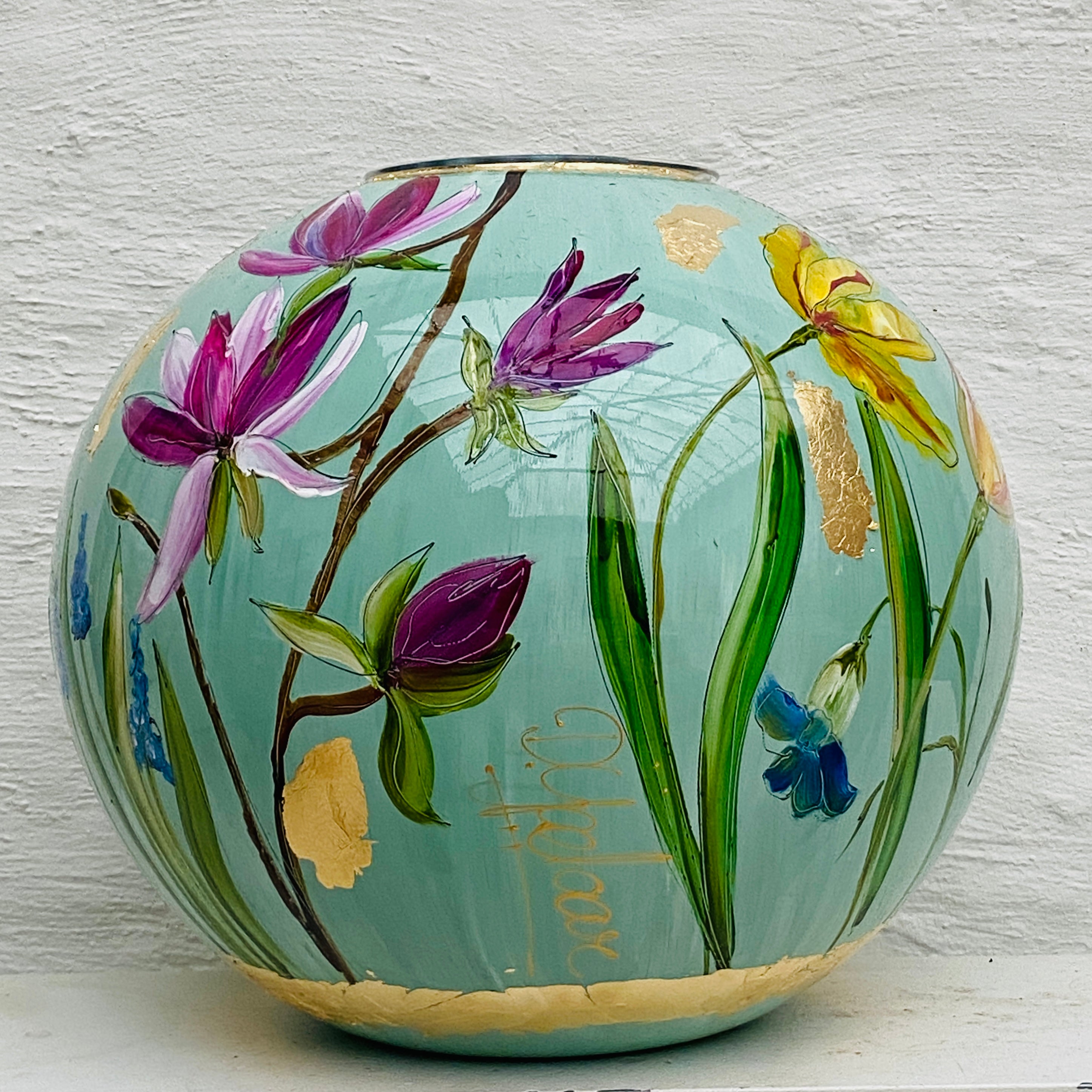 Doortje IJpelaar hand-painted glass vase LIMITED EDITION "Pistache Spring" DE BORGHT EXCLUSIVE