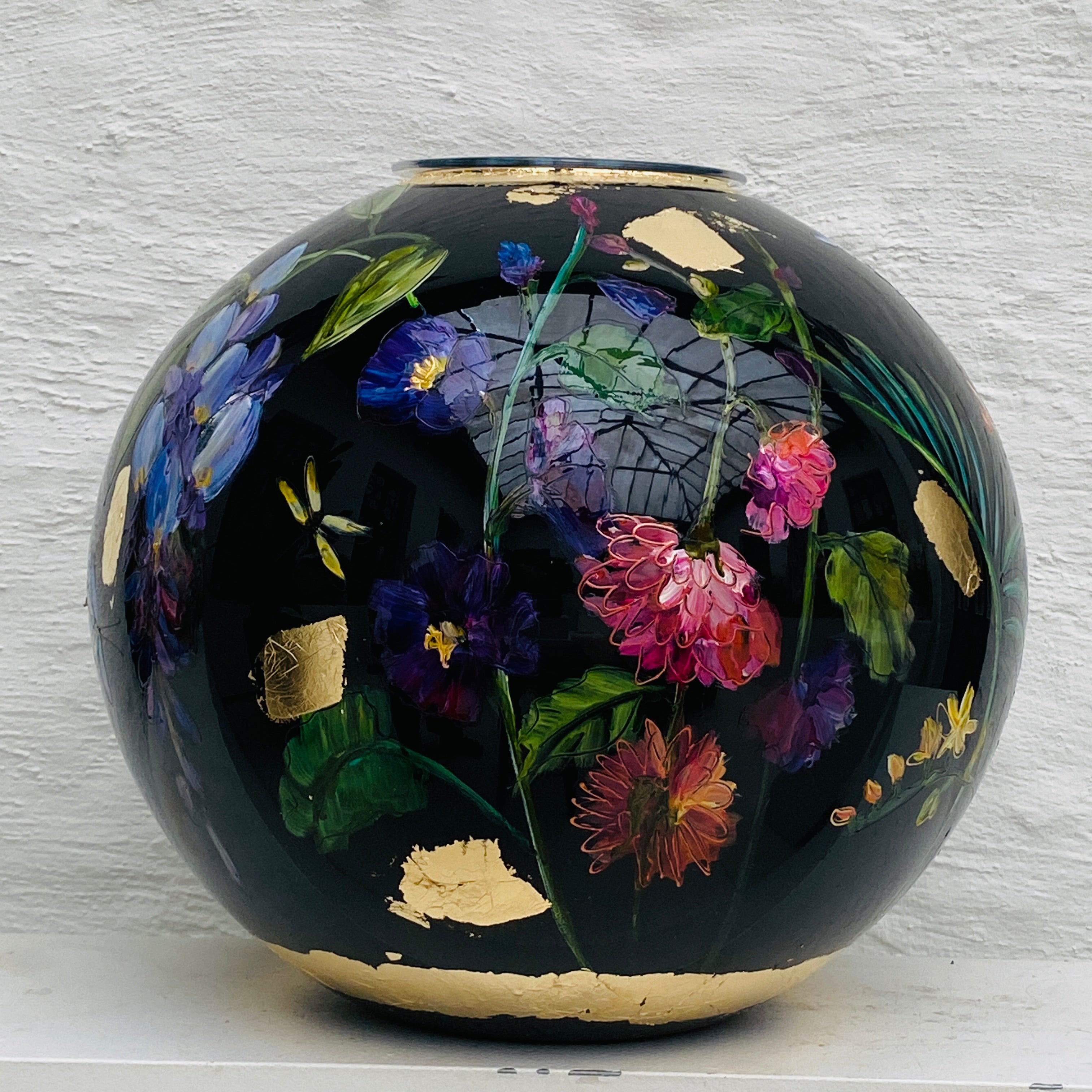 Doortje IJpelaar handgeschilderde glazen vaas LIMITED EDITION "Black Summer '25" DE BORGHT EXCLUSIVE