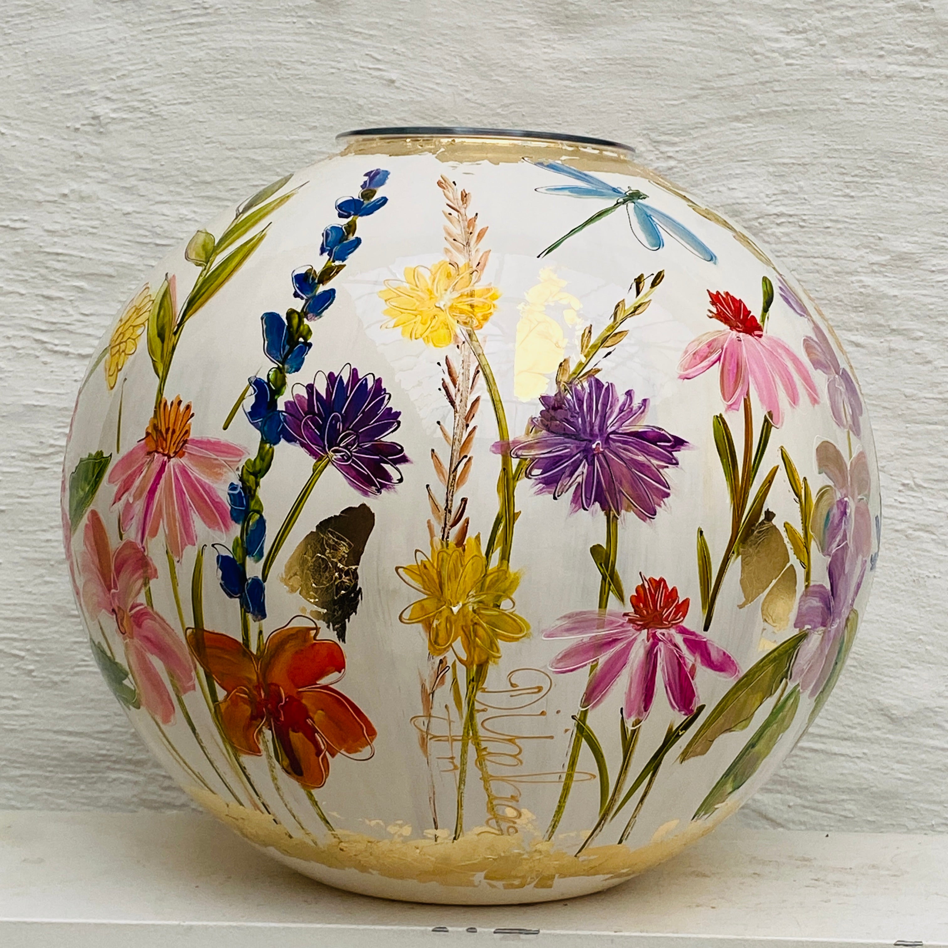 Doortje IJpelaar hand-painted glass vase LIMITED EDITION "White Summer '25" DE BORGHT EXCLUSIVE