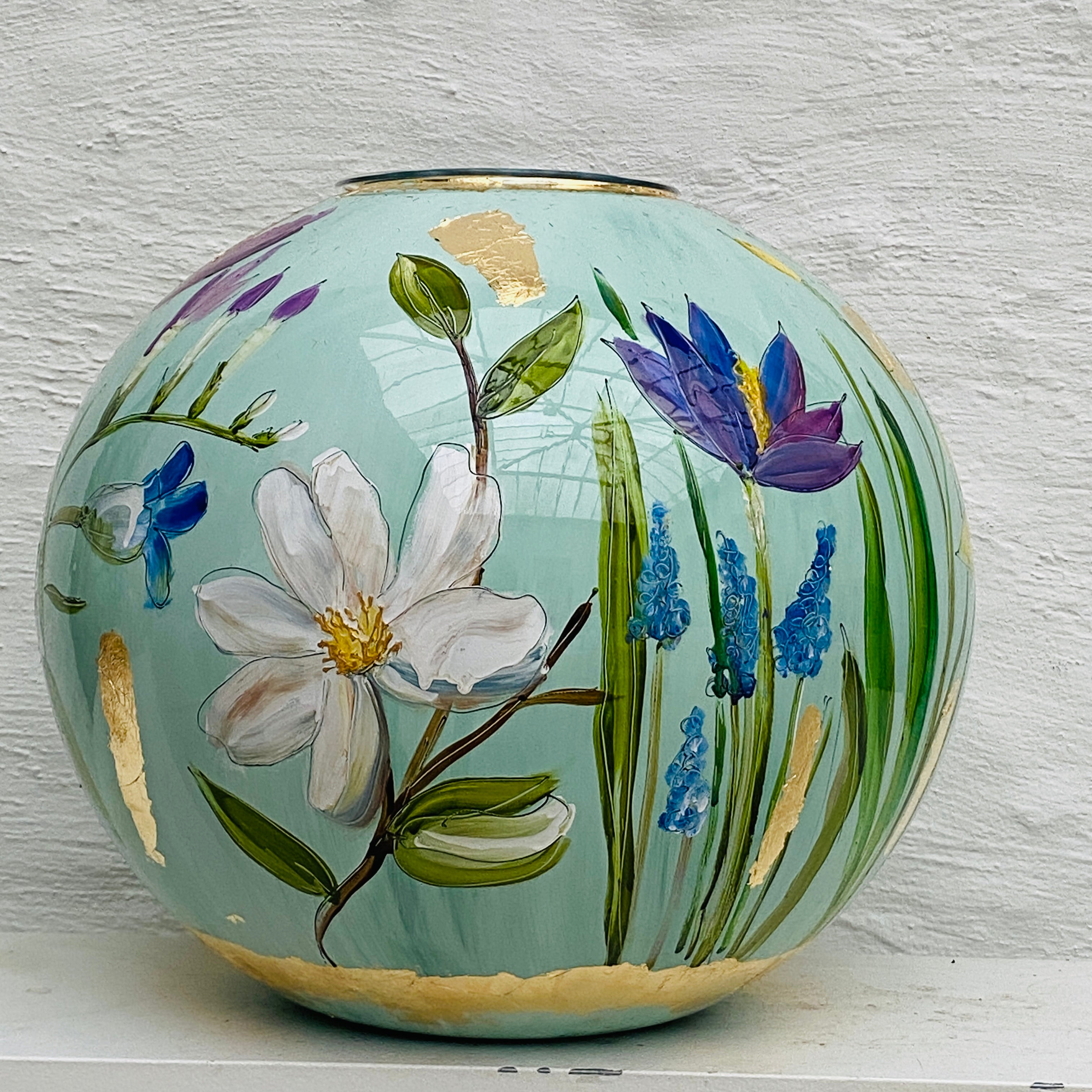 Doortje IJpelaar hand-painted glass vase LIMITED EDITION "Pistache Spring" DE BORGHT EXCLUSIVE