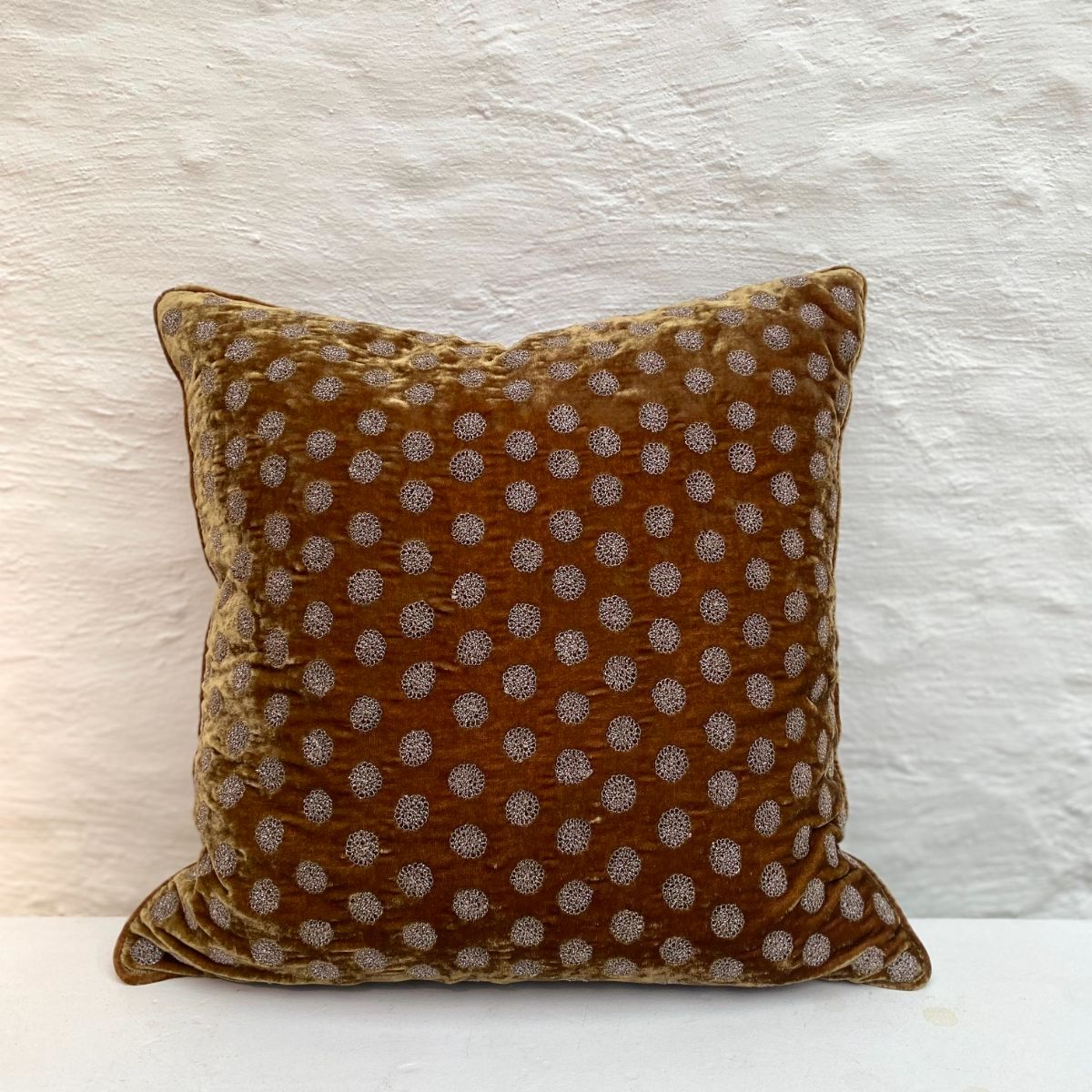 Anke Drechsel kussen - Medal Light Brown