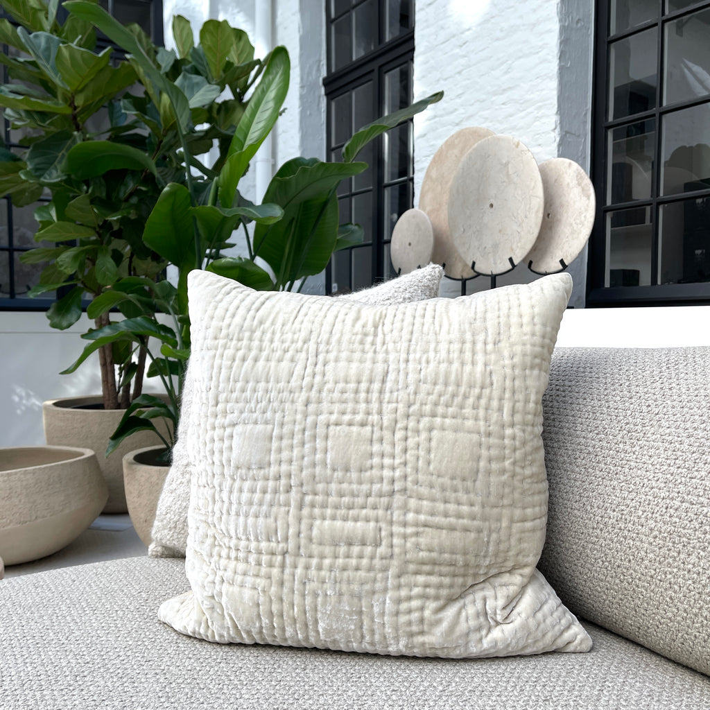Anke Drechsel kussen Labyrinth Light Blue