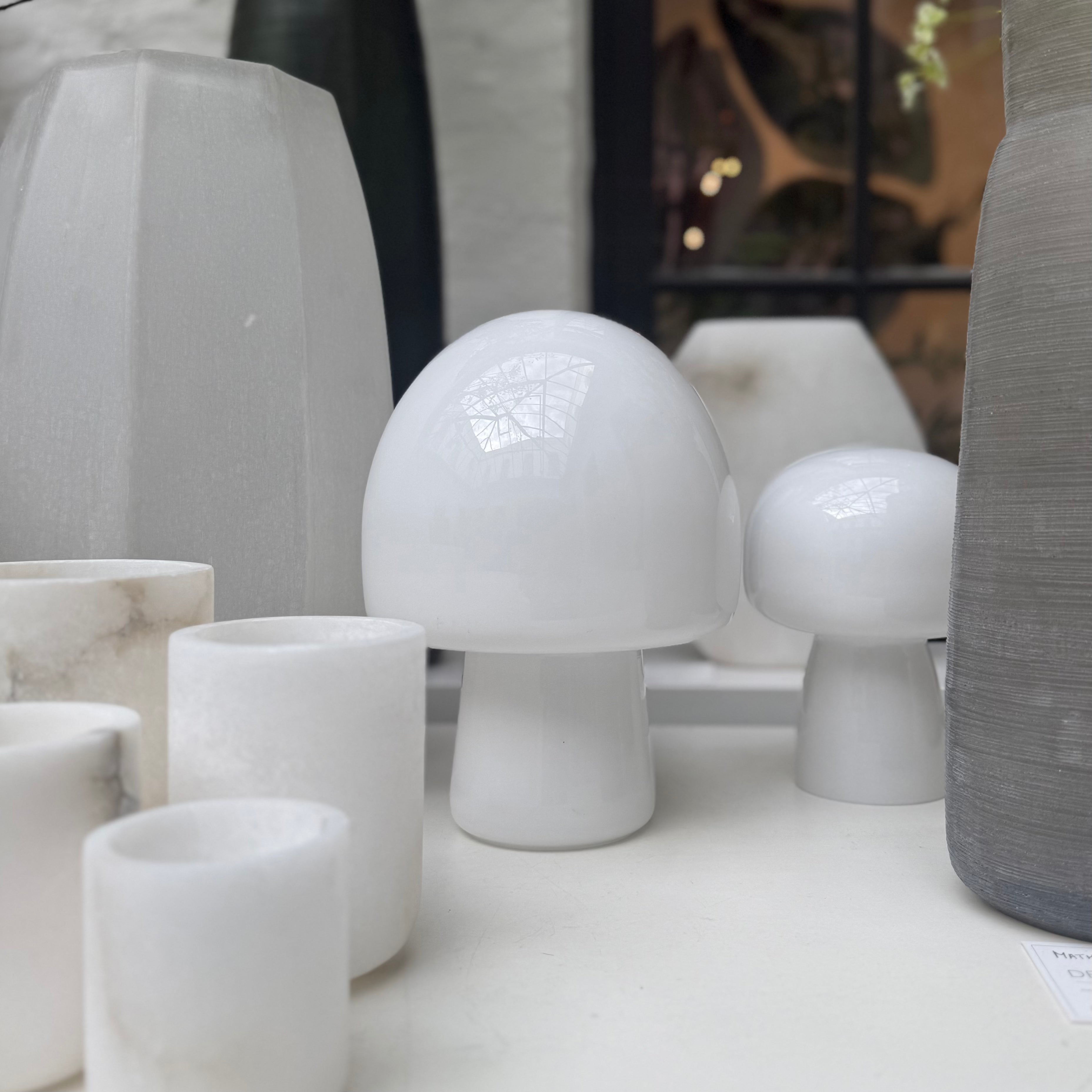 Table lamp white