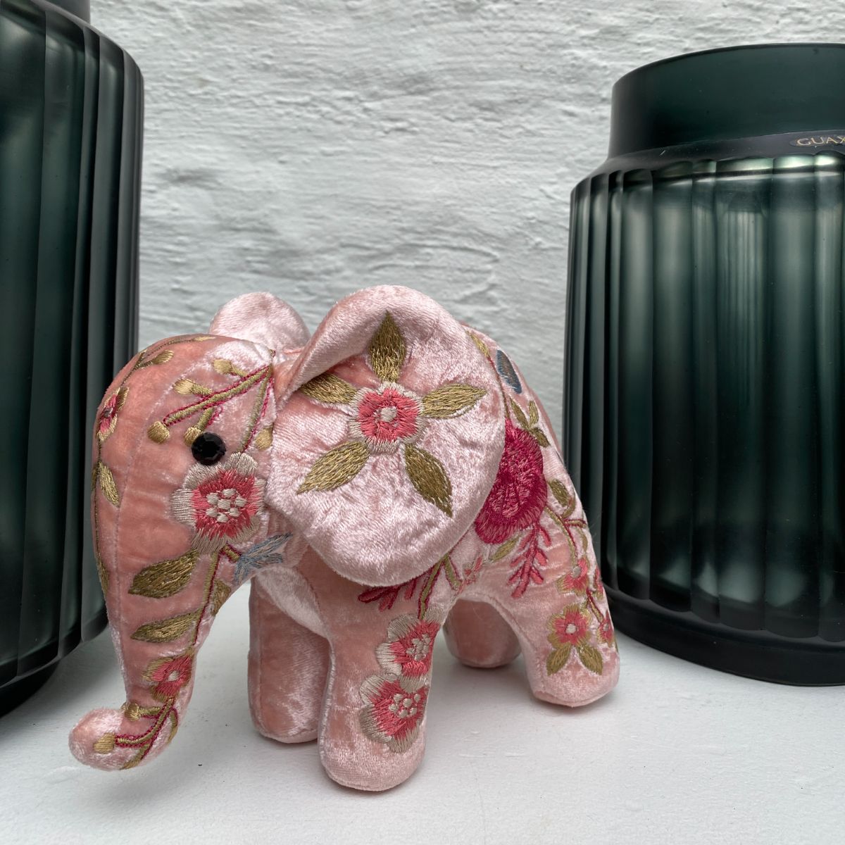 Anke Drechsel handgeborduurde Mini Olifant - New Liza Old Rose