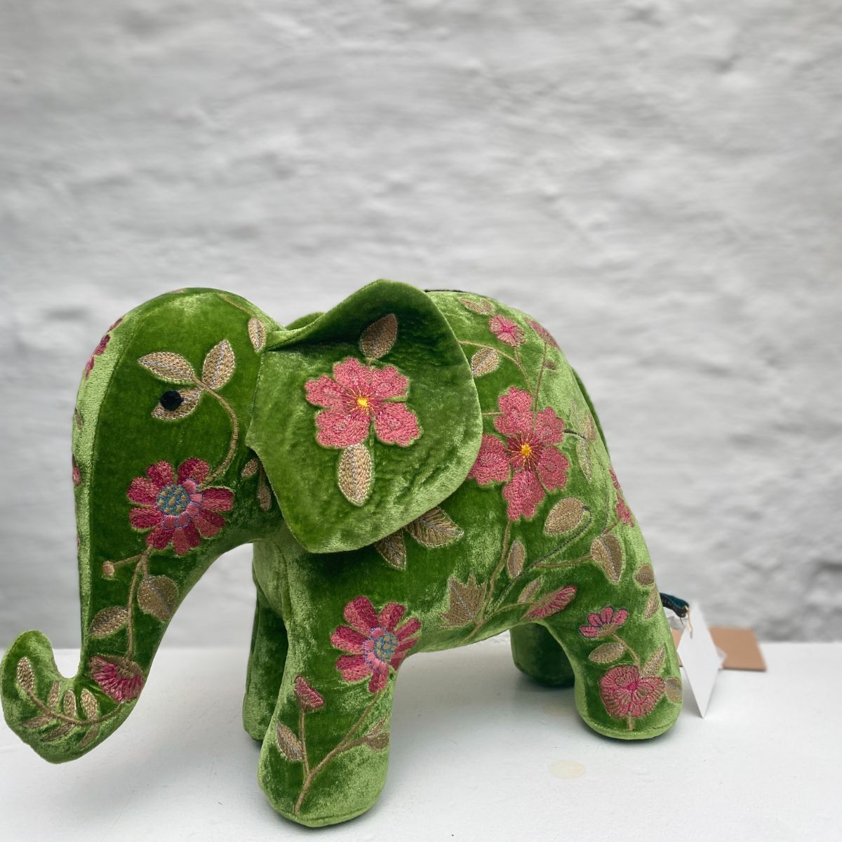 Anke Drechsel handgeborduurde Olifant - Megan Emerald