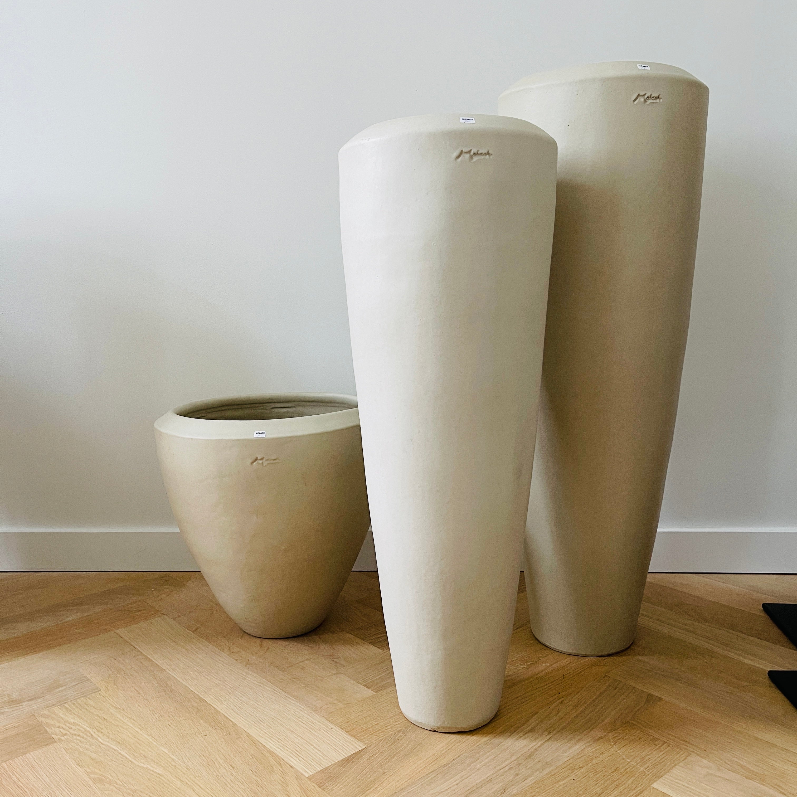 Mobach Ceramics Tall vase J15 & J16 - Ecru