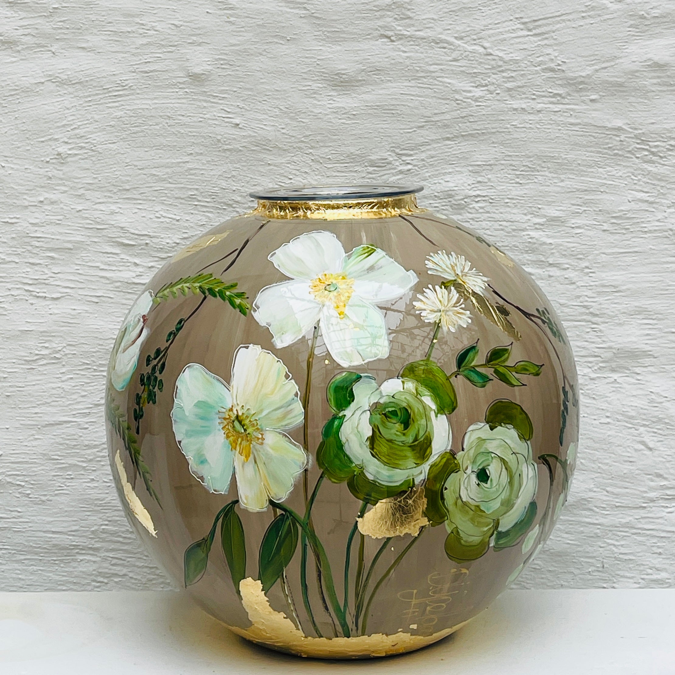 Doortje IJpelaar hand-painted glass vase LIMITED EDITION "Romantic White" DE BORGHT EXCLUSIVE
