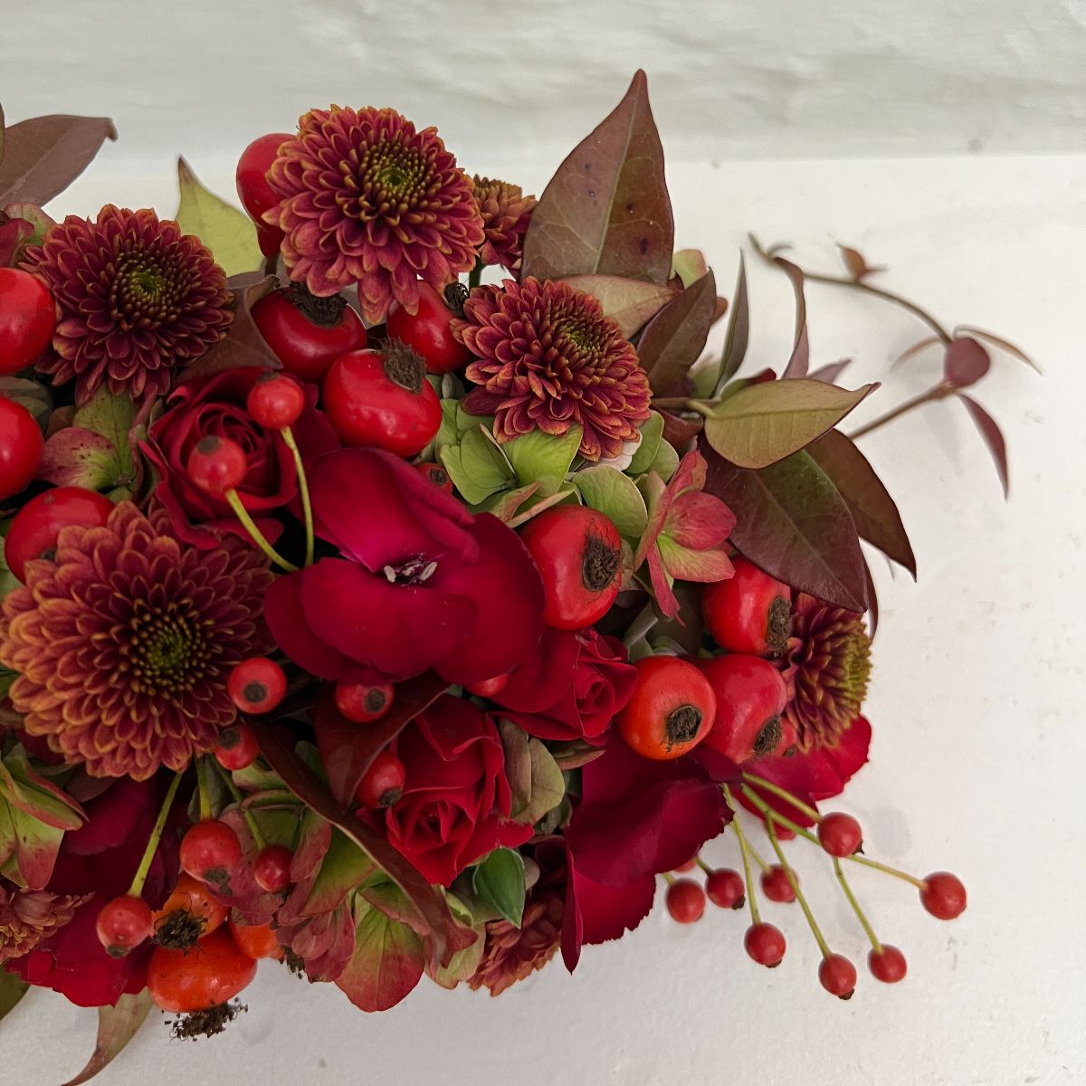 Narrow flower arrangement urn field - All Saints' Day