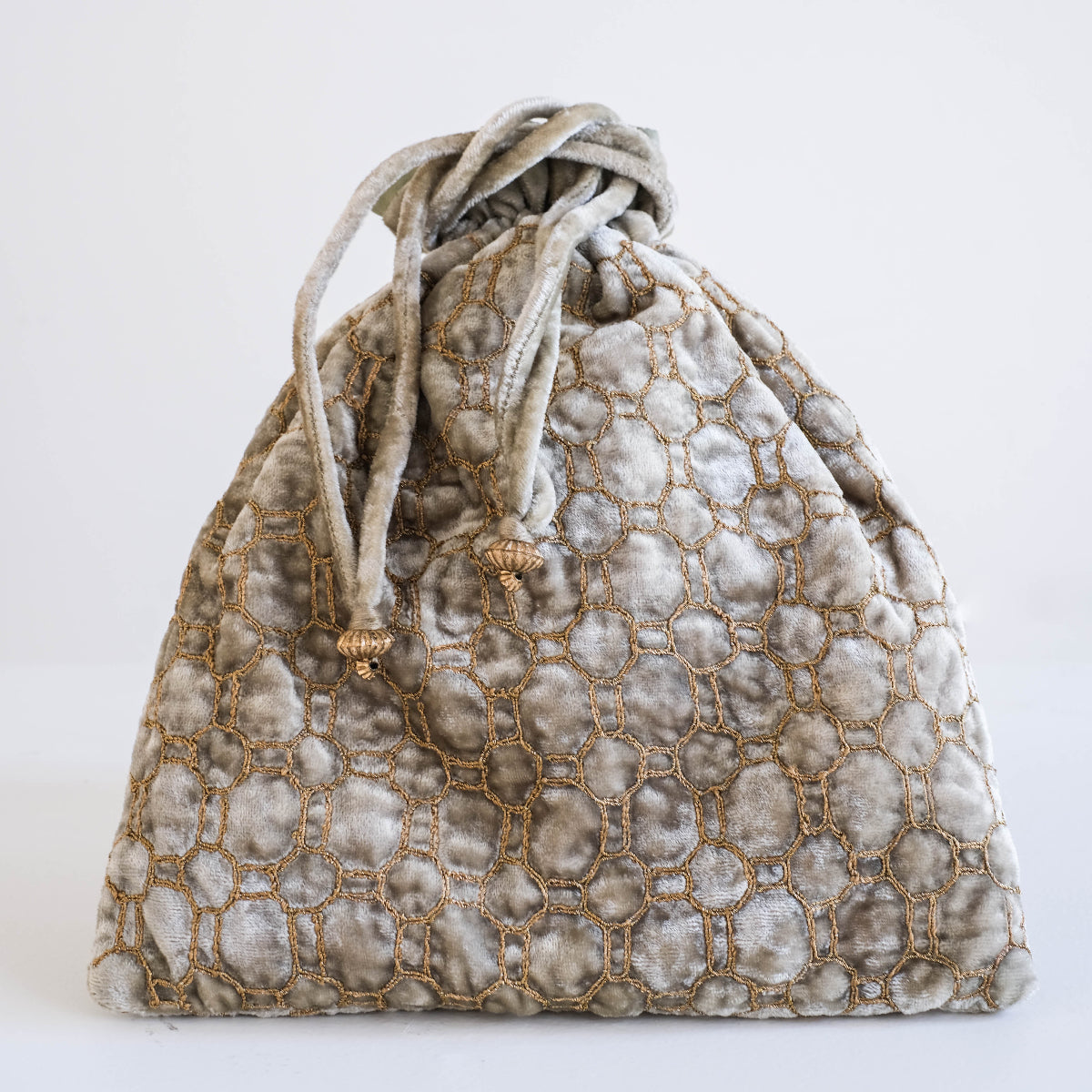 Anke Drechsel handgeborduurde pochette