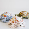 Anke Drechsel handgeborduurde schildpad - Czarina Cashmere