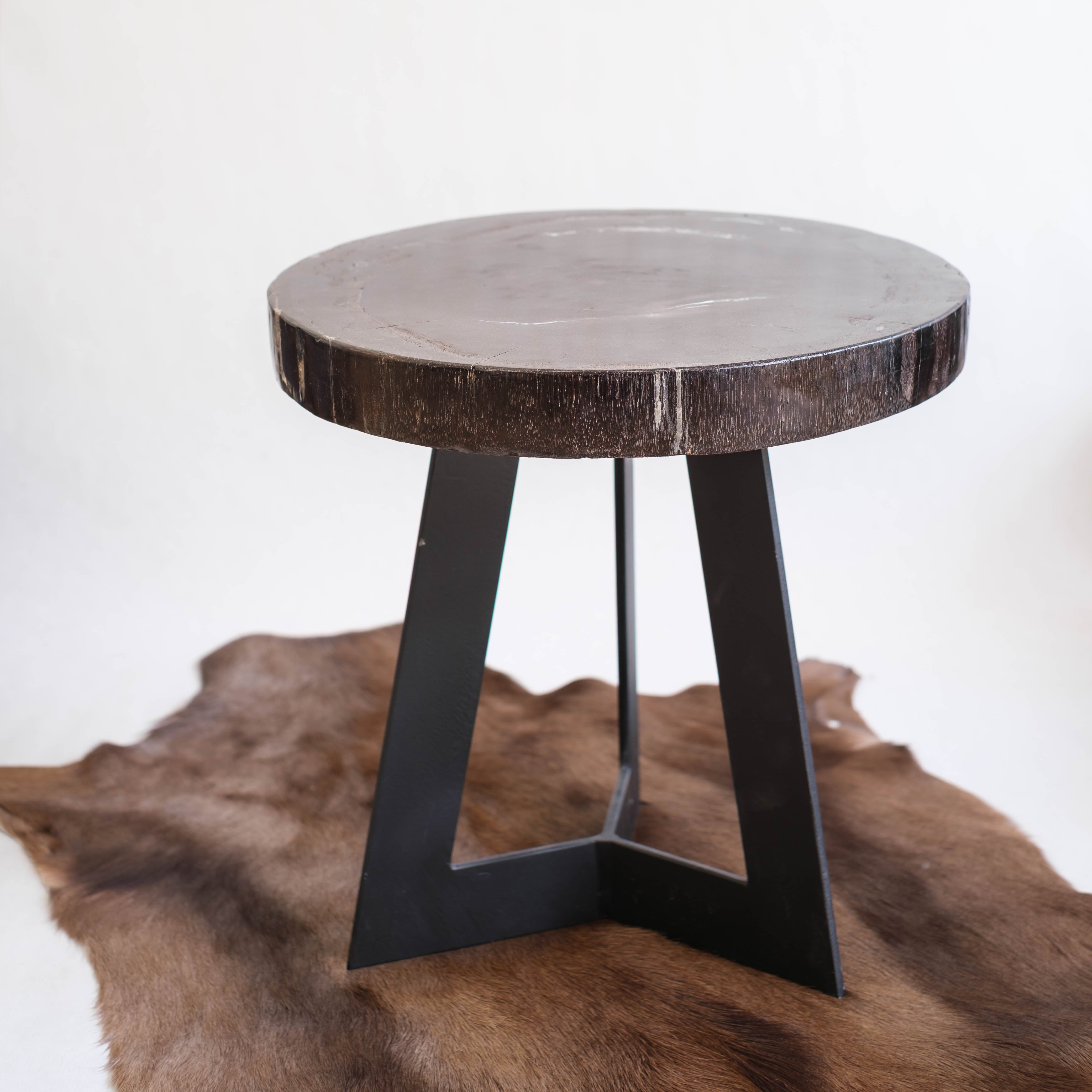 Warehouse Breit side table with petrified wood top - Small