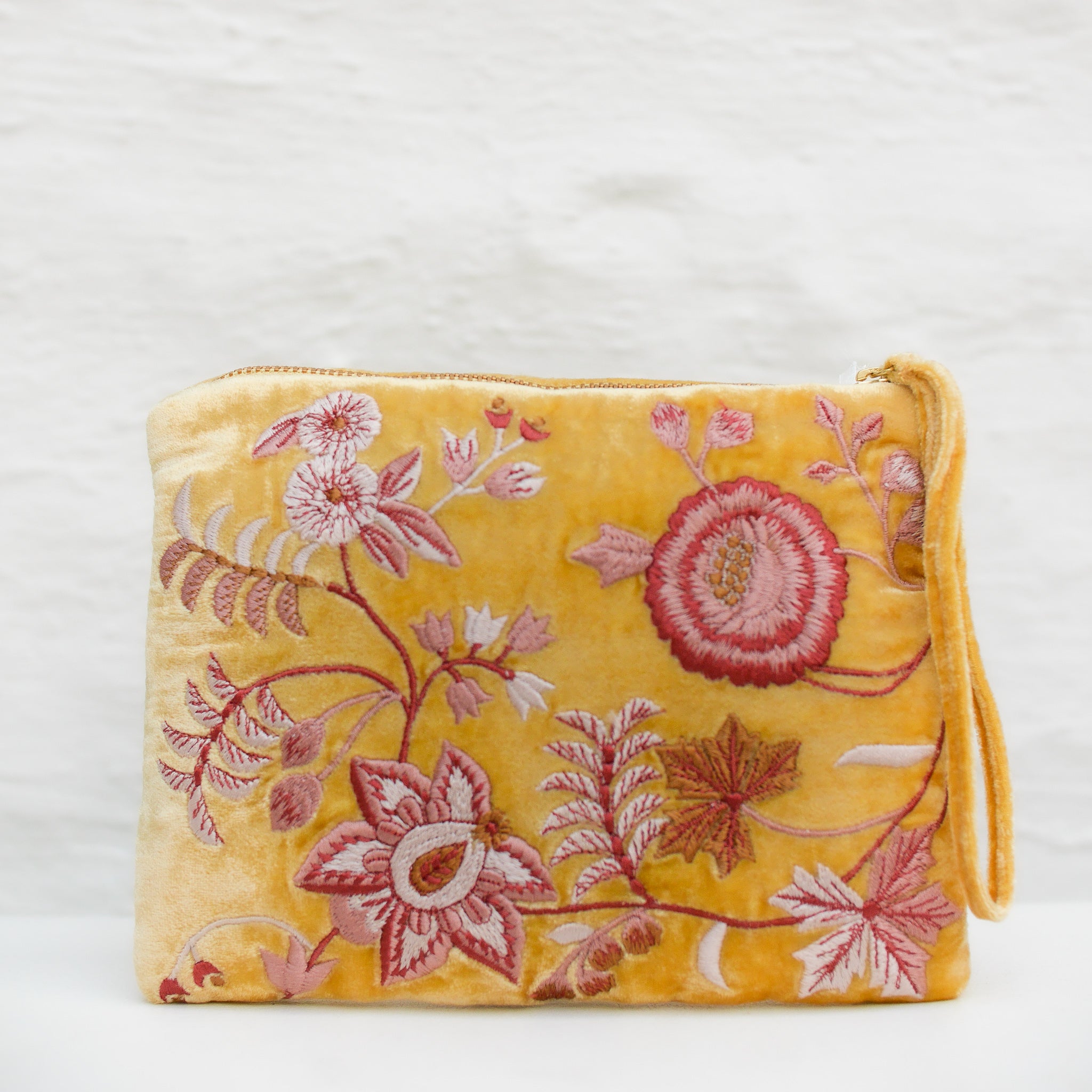 Anke Drechsel handgeborduurde Zip Pochette