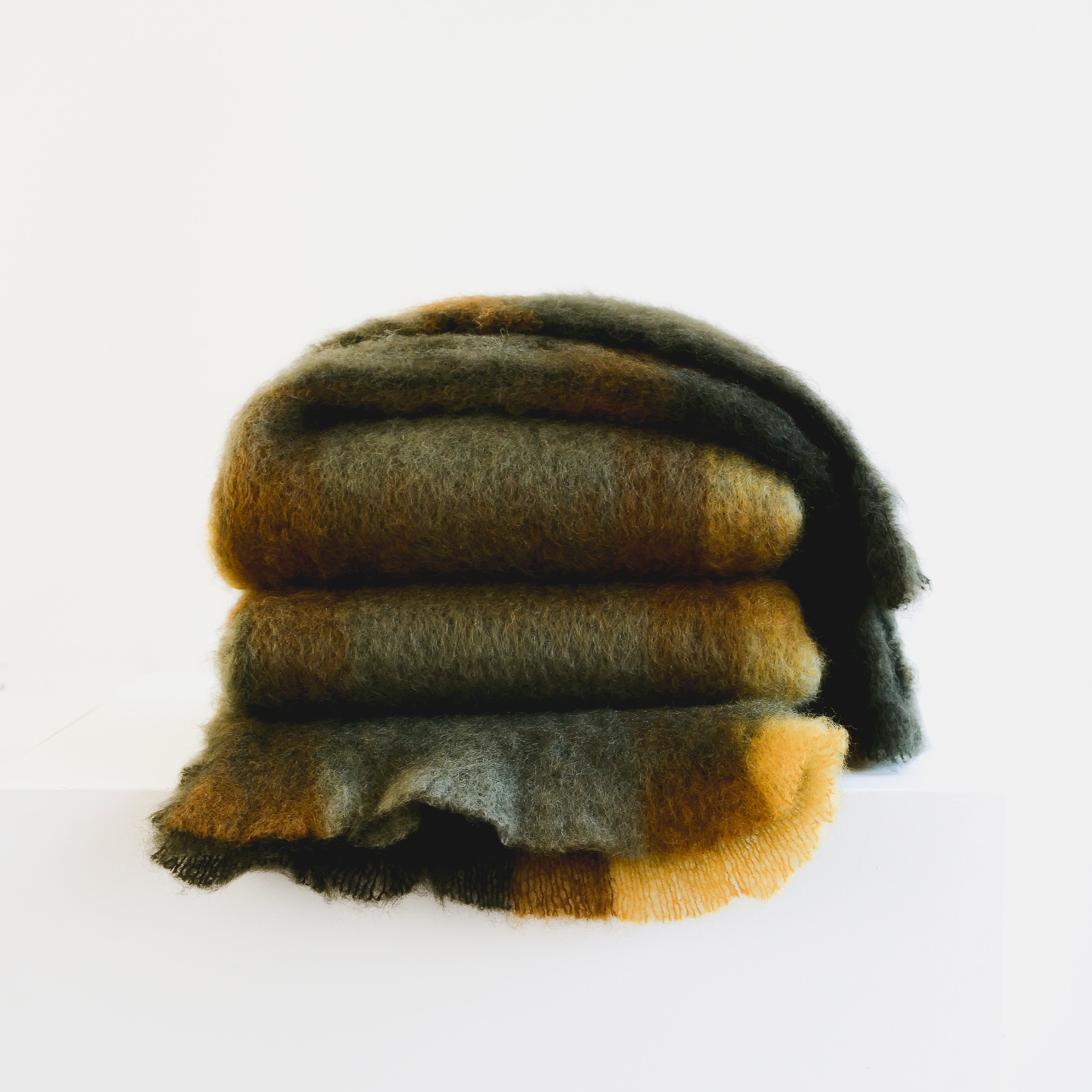 Plaid Ezcaray Mohair No. 935