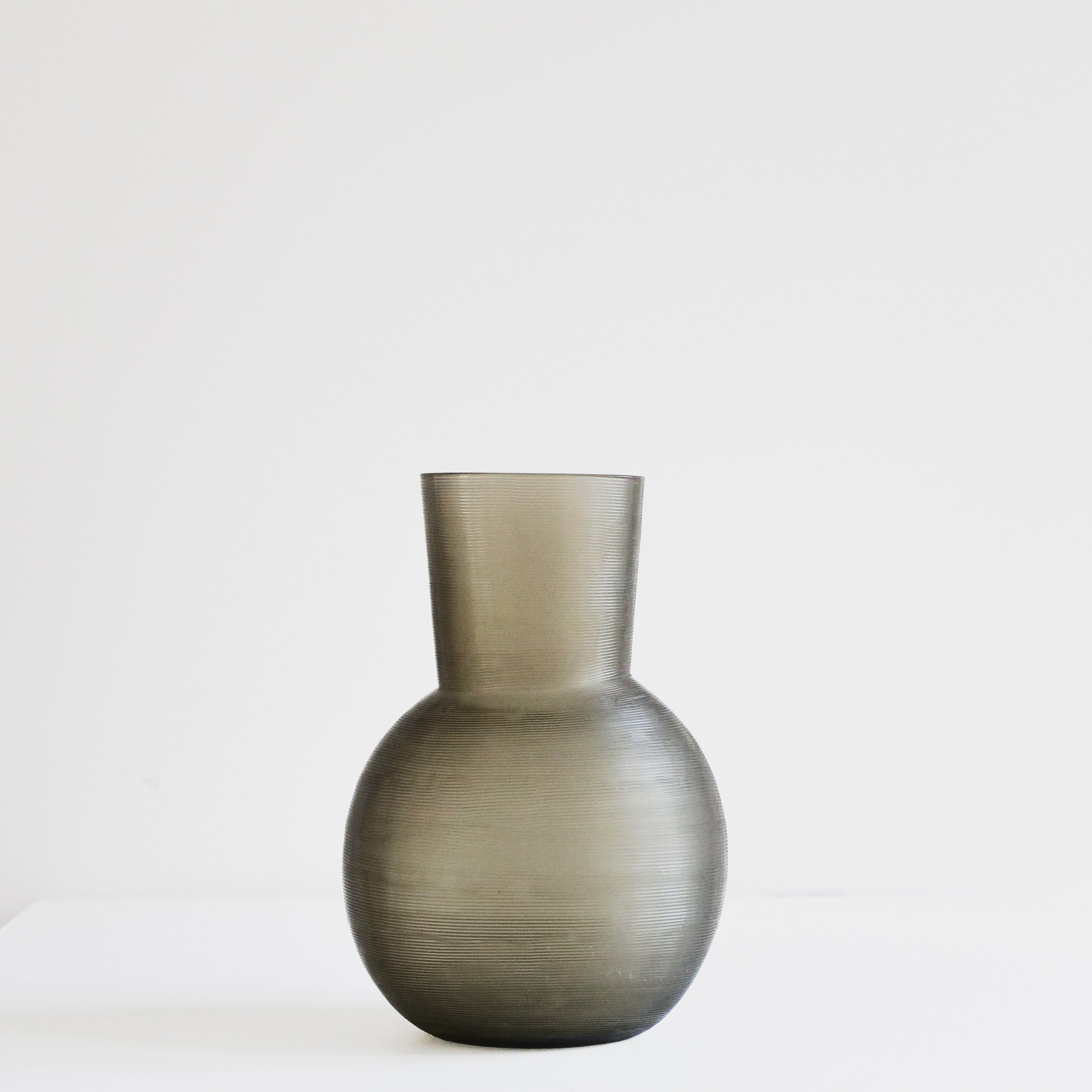 GUAXS Vase Yeola Smokegrey - Medium