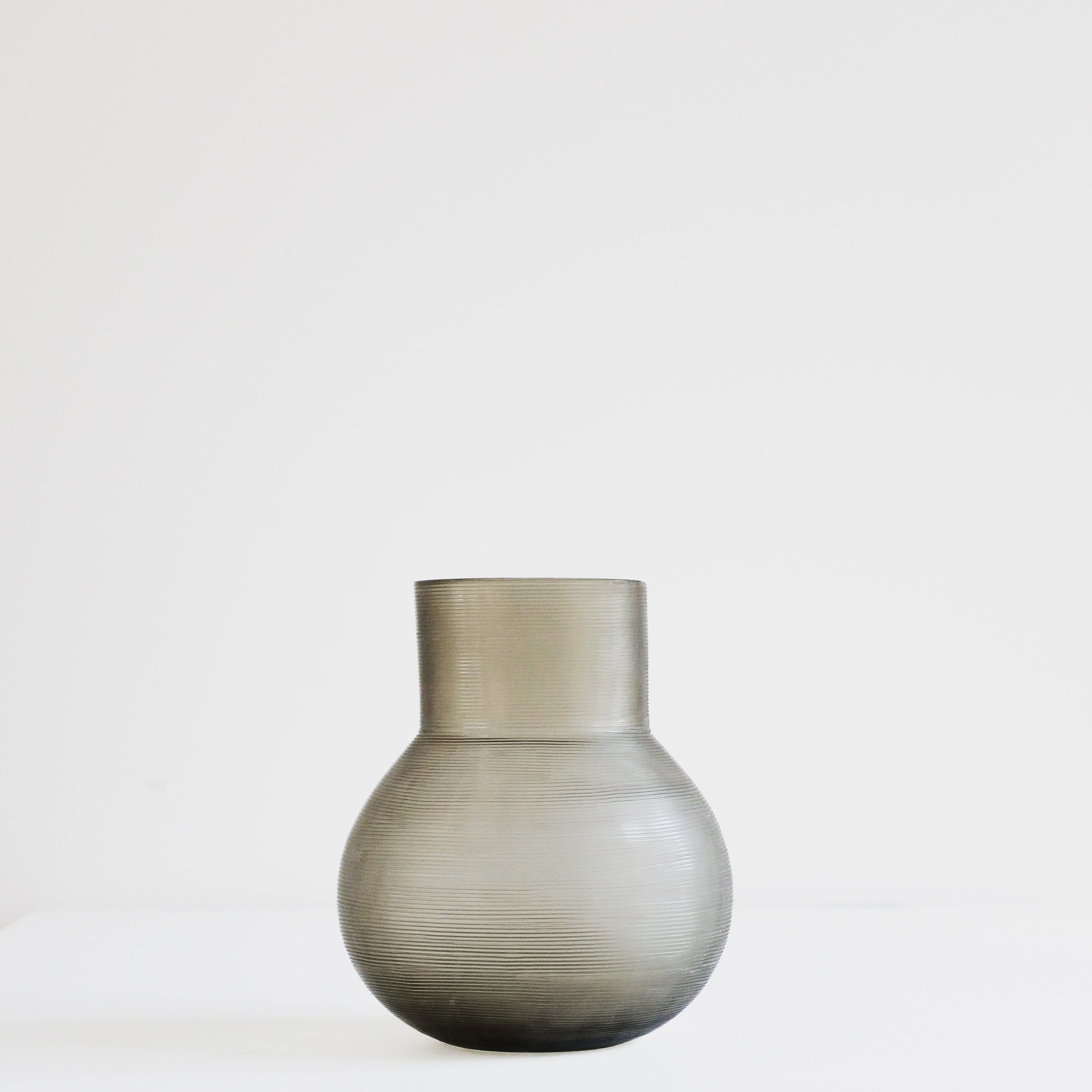 GUAXS Vase Yeola Smokegrey - Small