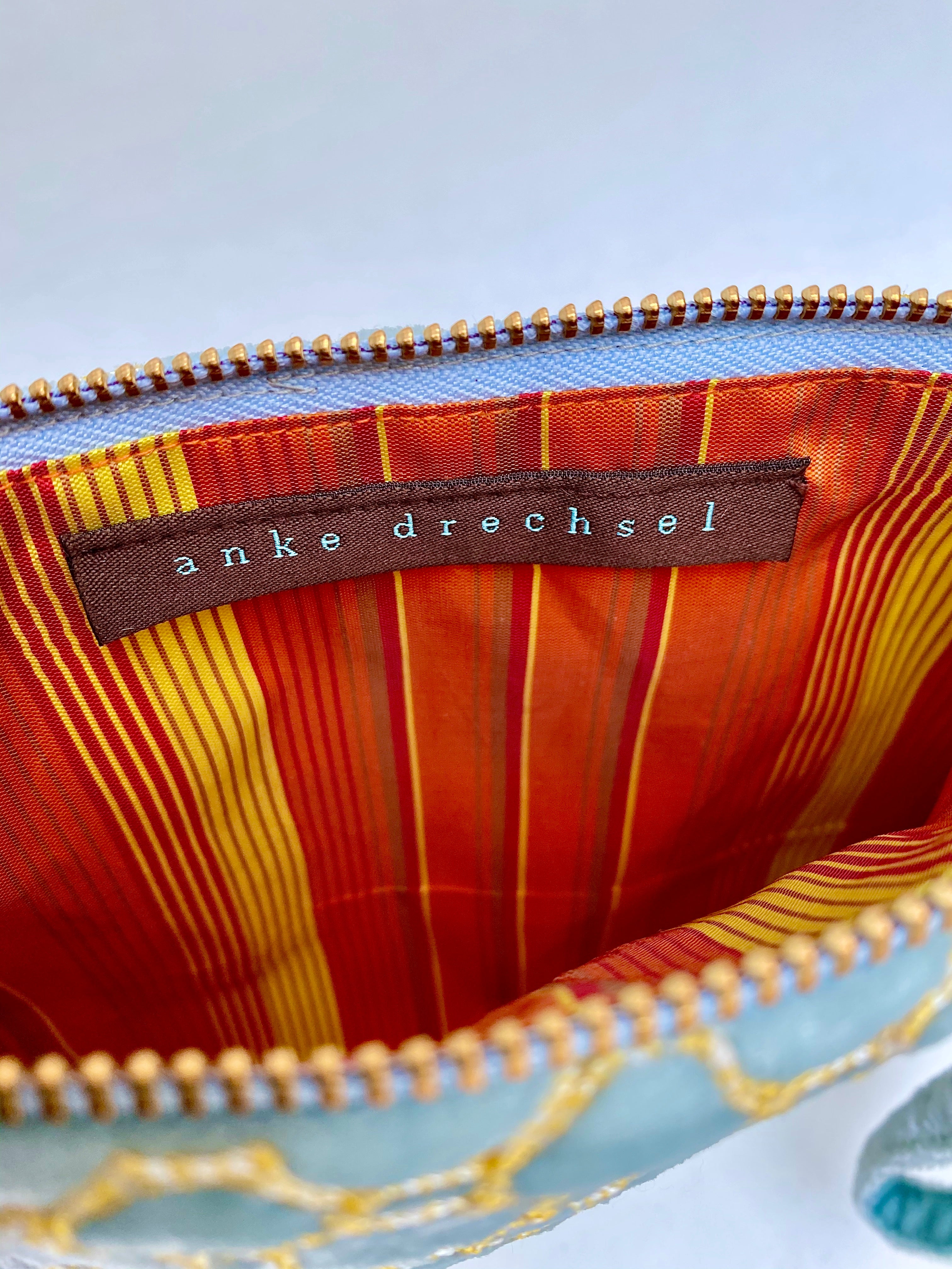 Anke Drechsel handgeborduurde Zip Pochette