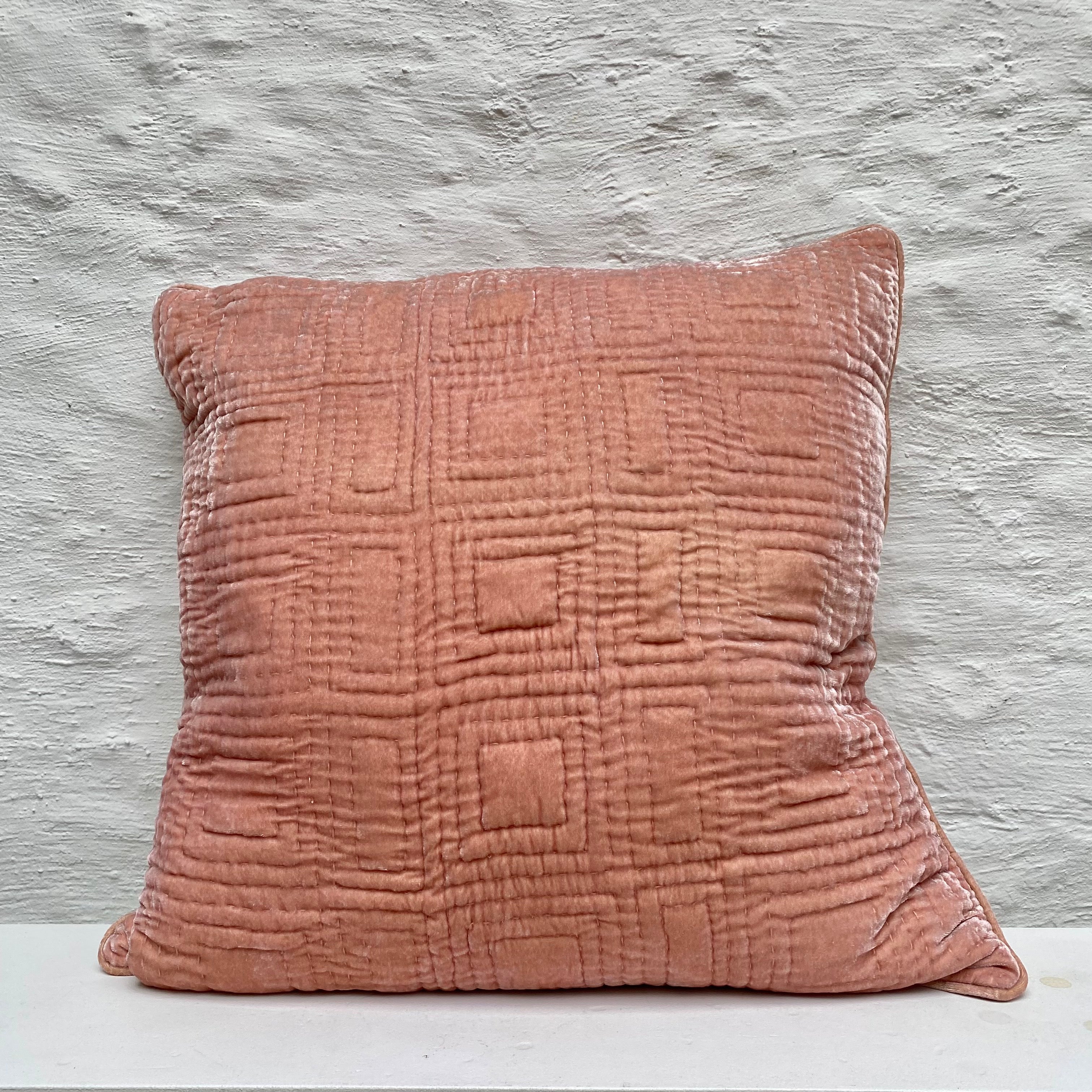 Anke Drechsel kussen - Labyrinth Rose Quartz