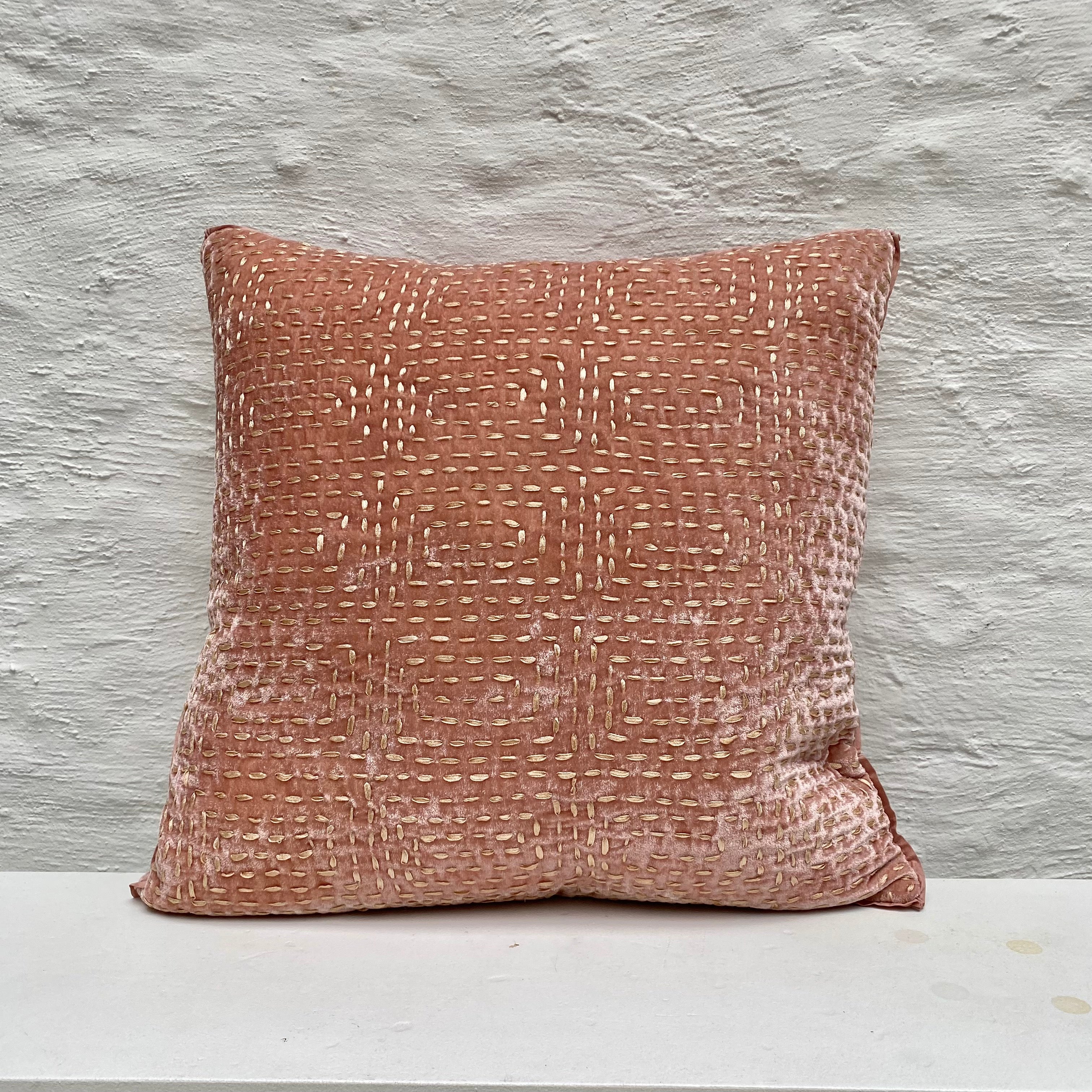 Anke Drechsel kussen - Metril II Rose Quartz