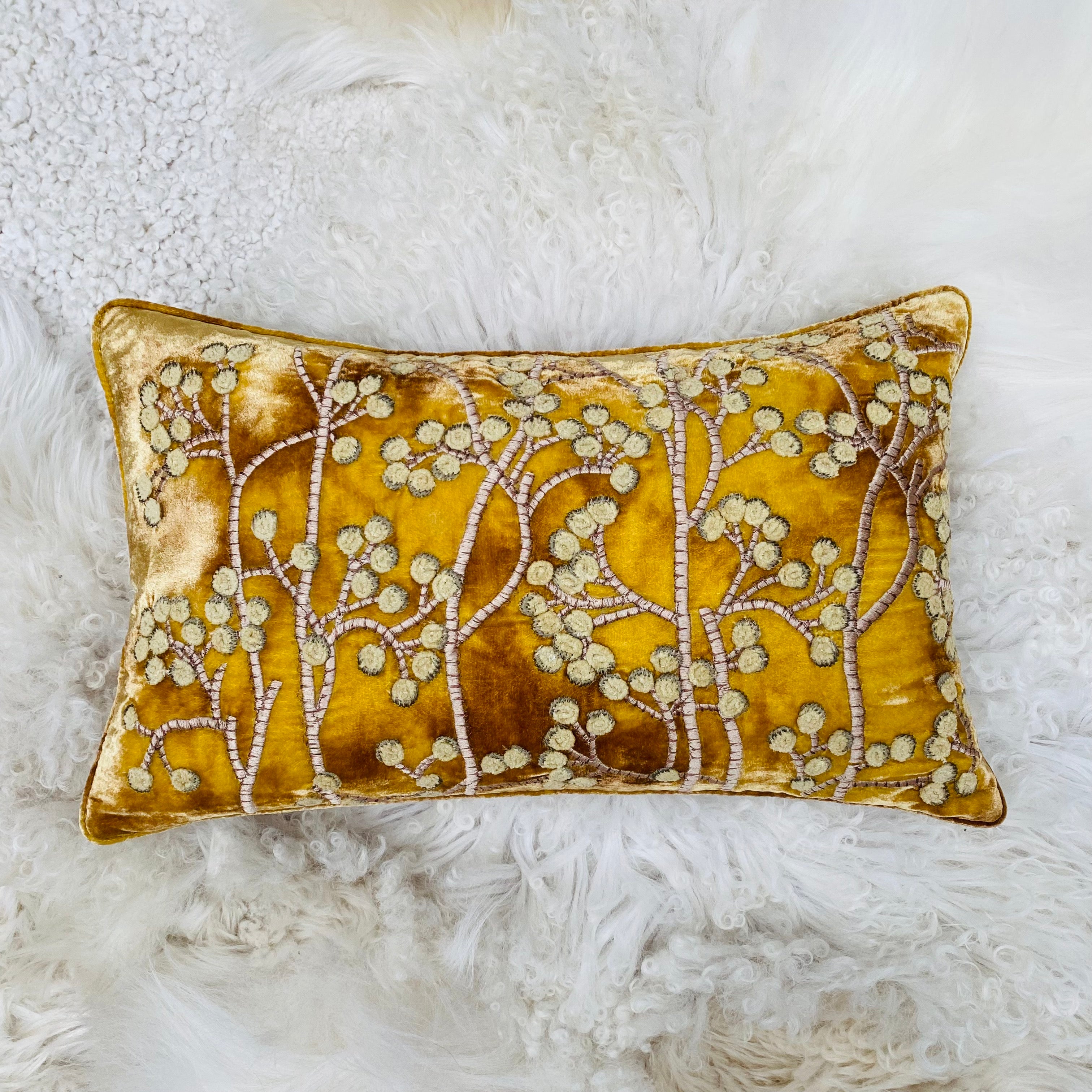 Anke Drechsel cushions - Berries Shaded oro
