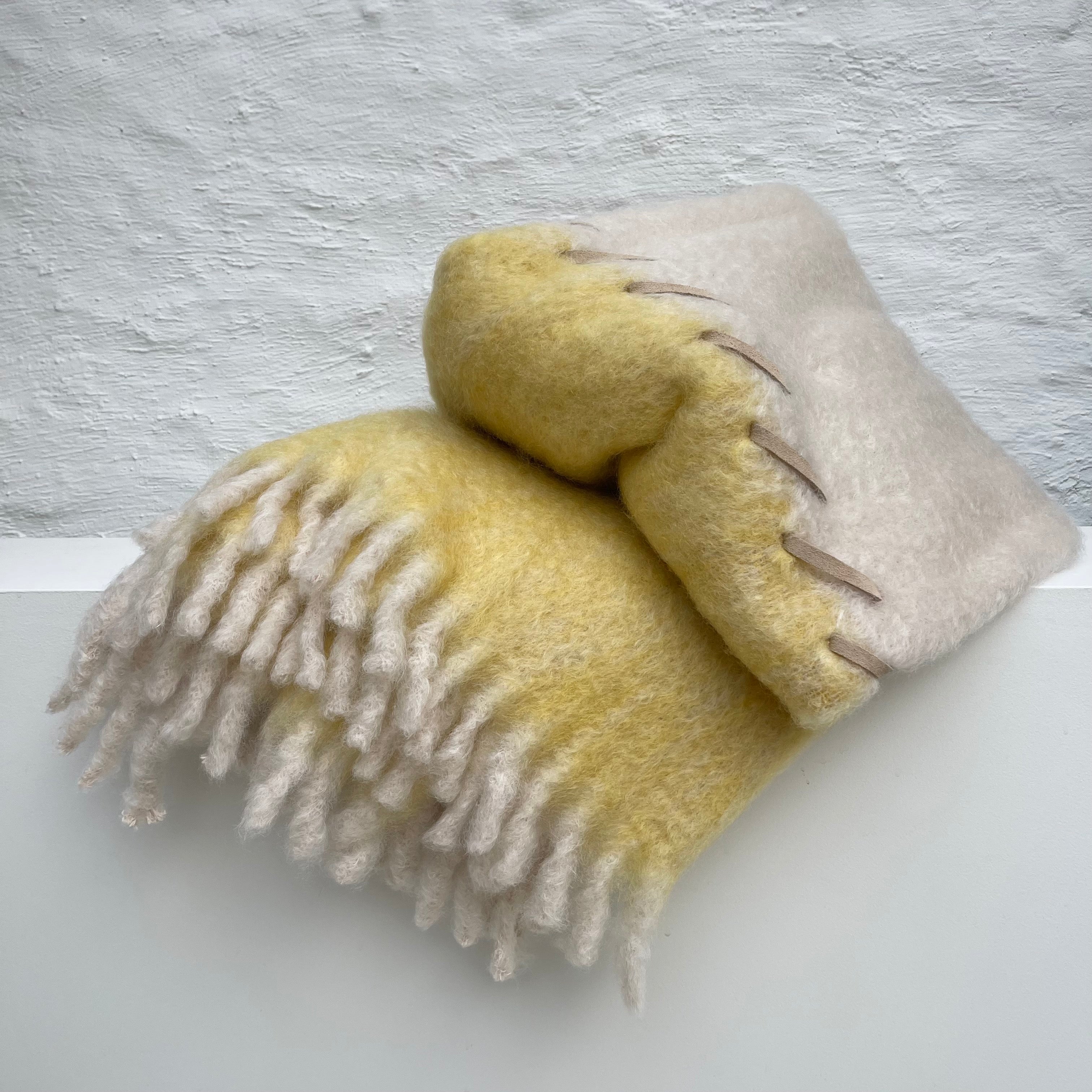 Ezcaray Stitching Throw (ST-32)