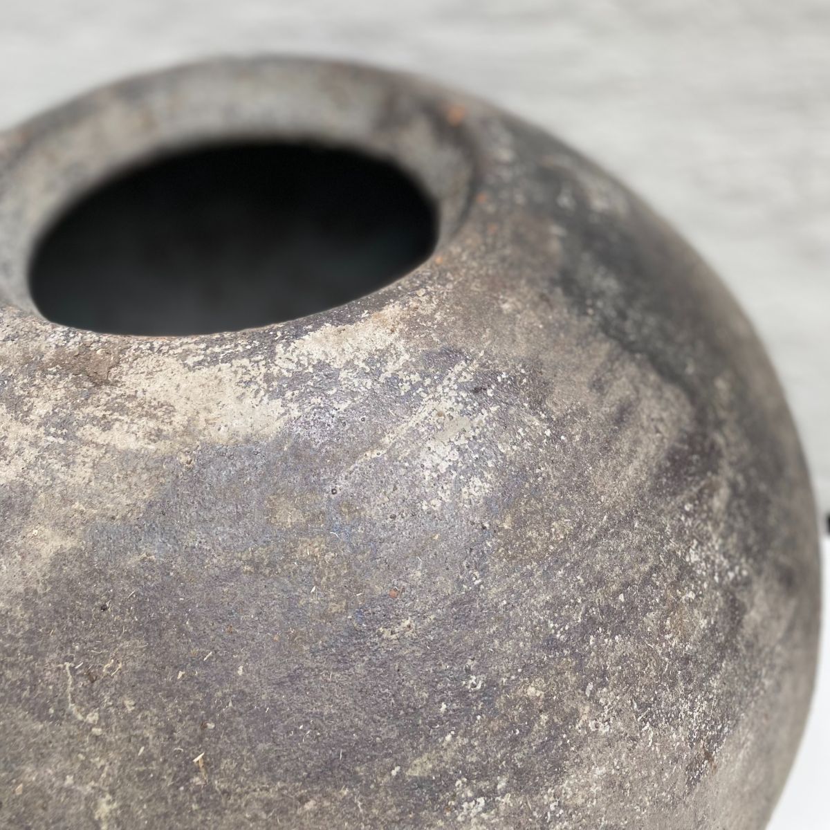 Magazijn Breit terracotta bol pot