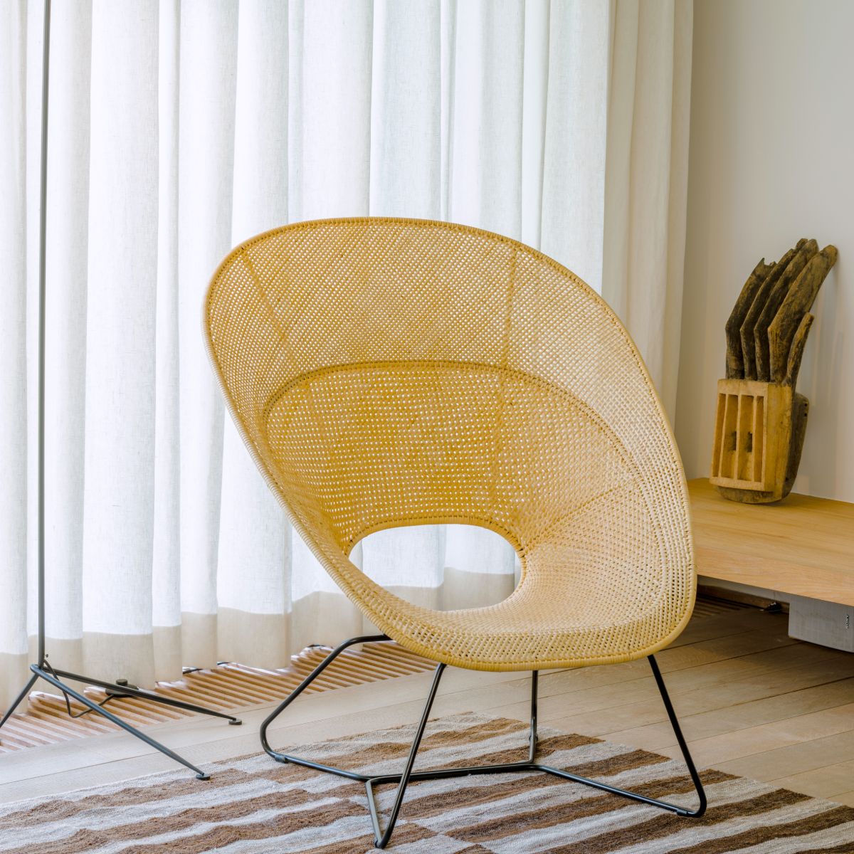 Feelgood designs Tornaux lounge & footstool black frame/rattan peel natural Indoor