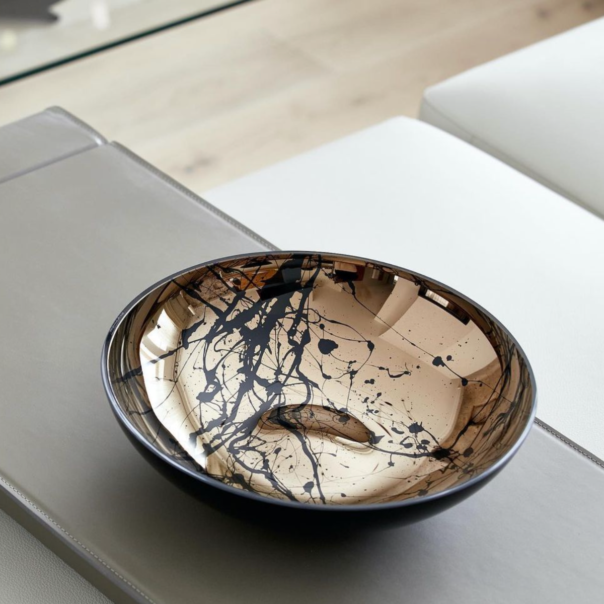 Titan large bowl - decoratieve glazen schaal, zwart & titanium