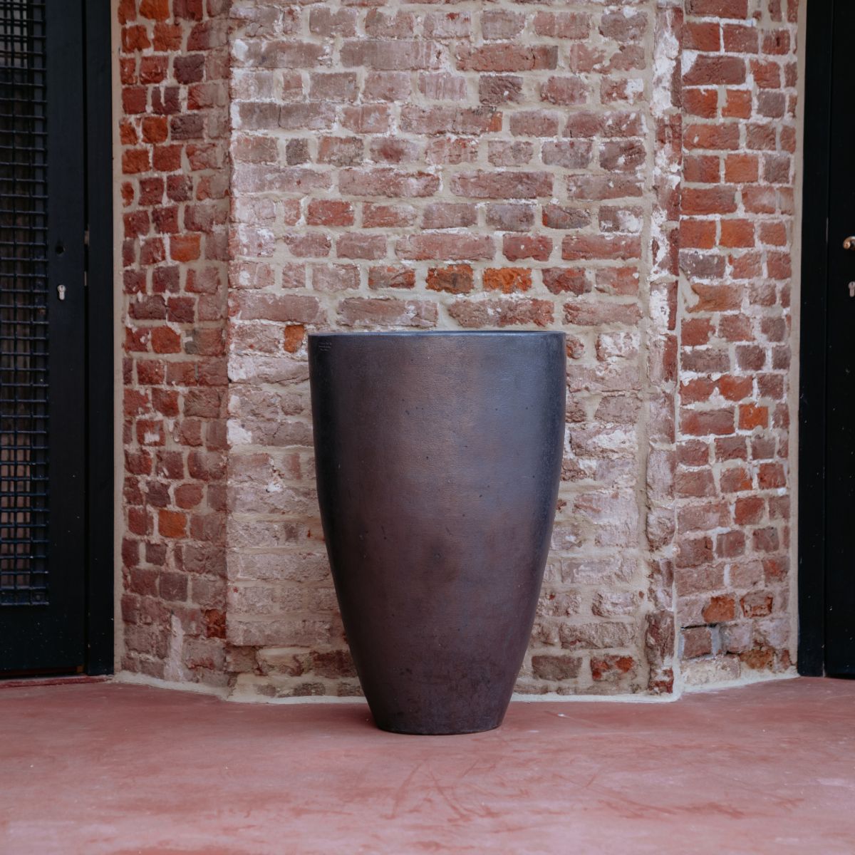 Terracotta d'Arte Flute pot